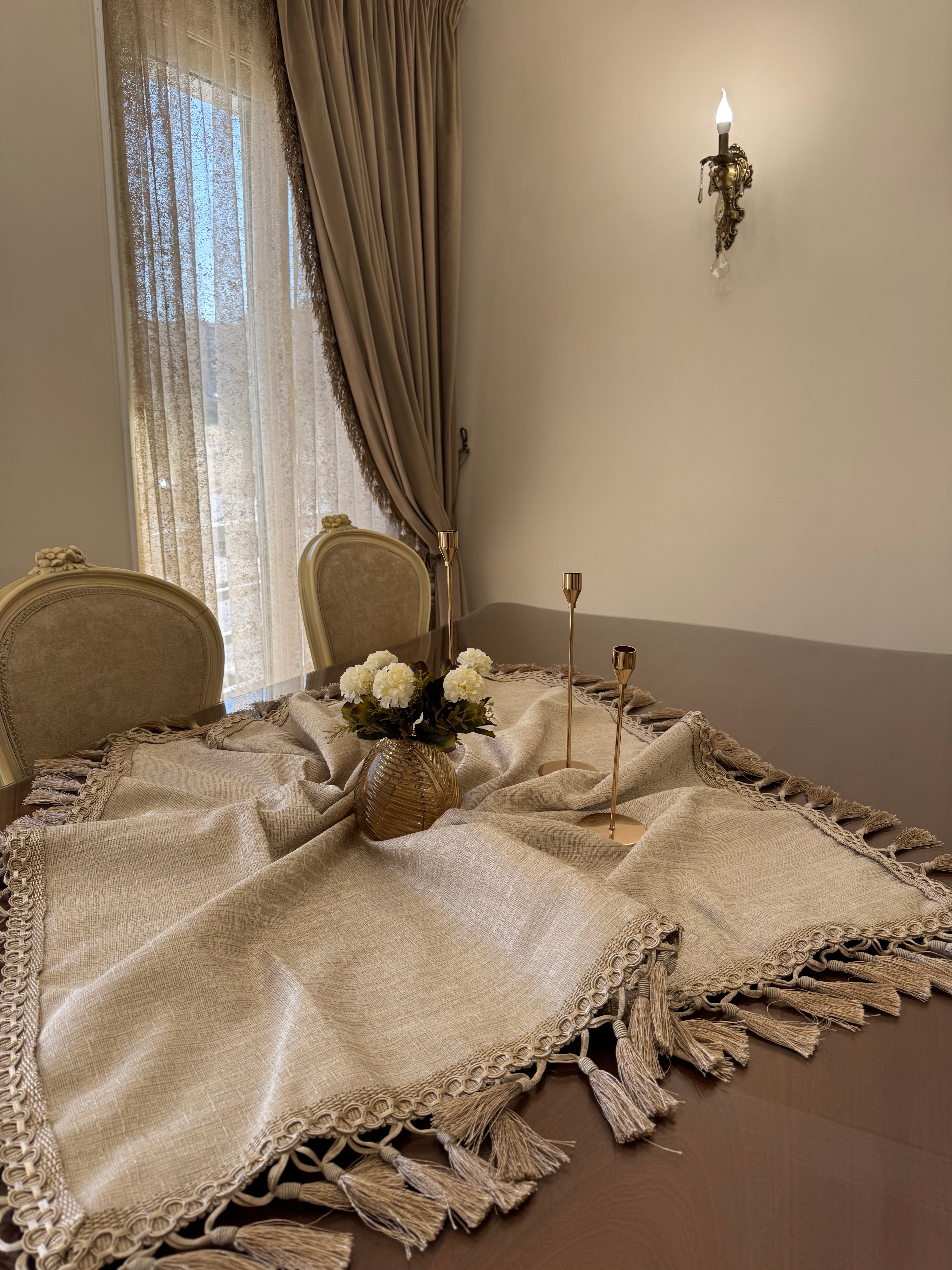 Royal square table cloth