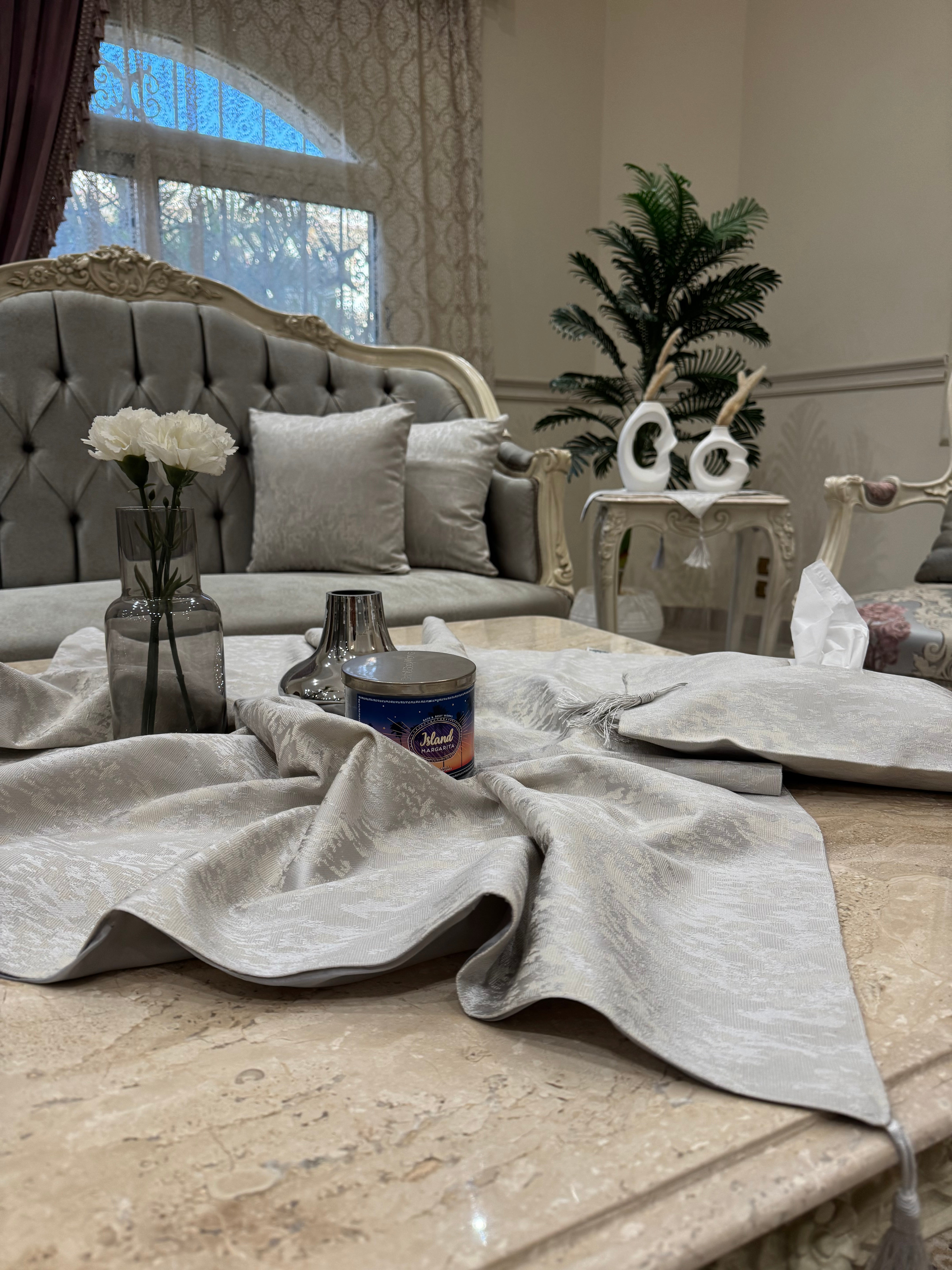 Wooded silver square table cloth