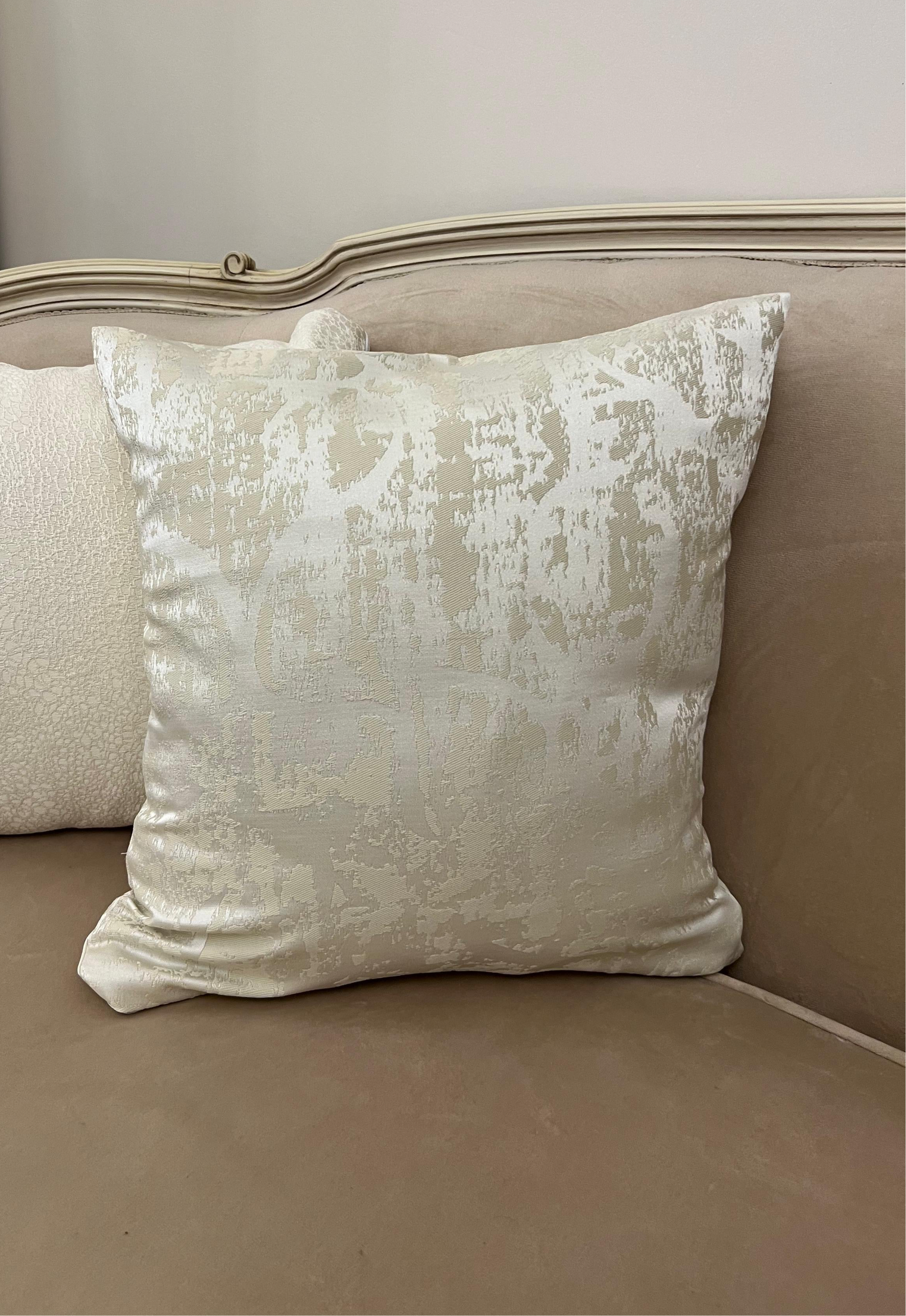 Wooded beige*offwhite cushion cover