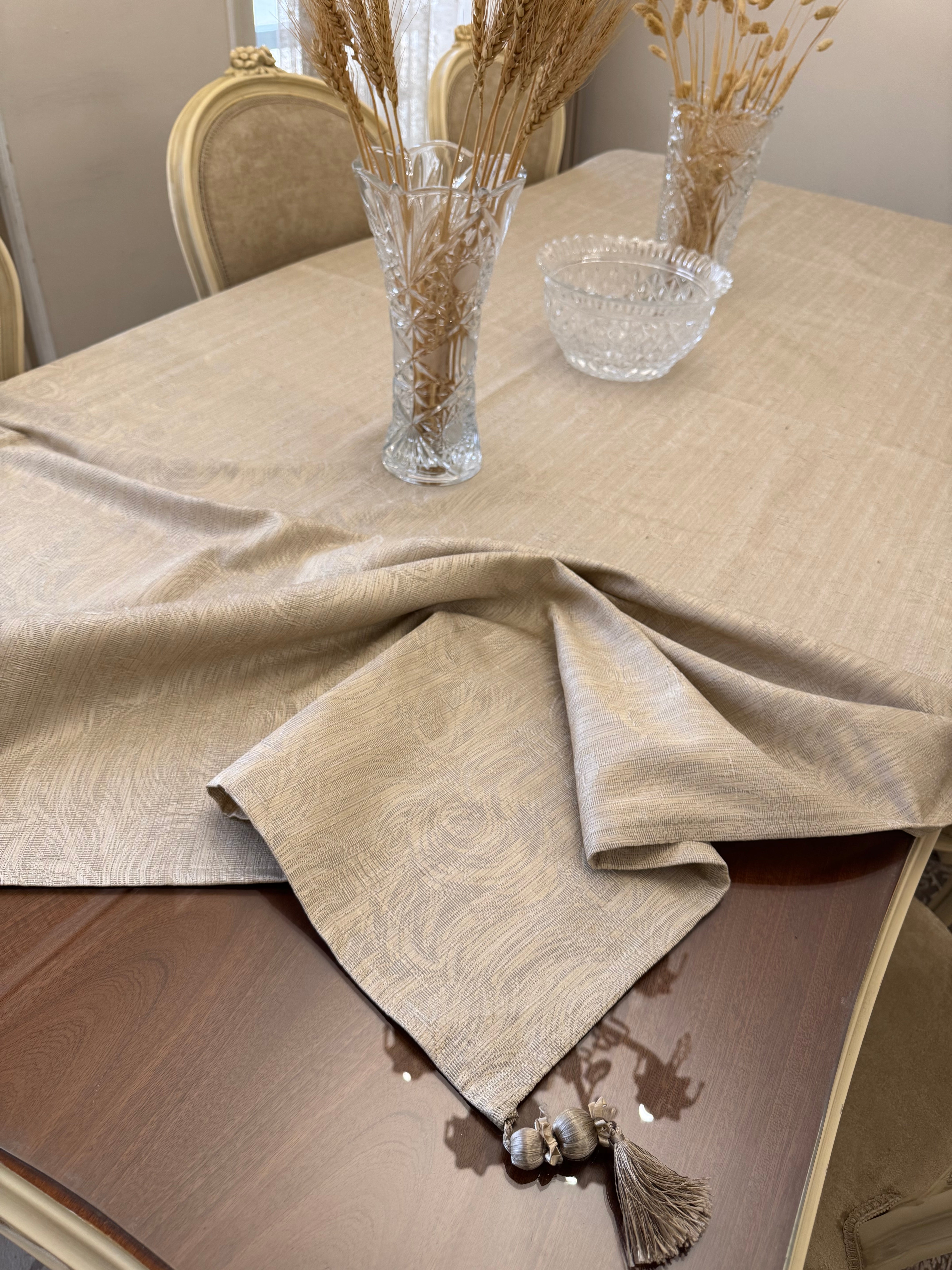 Wooded gold table cloth
