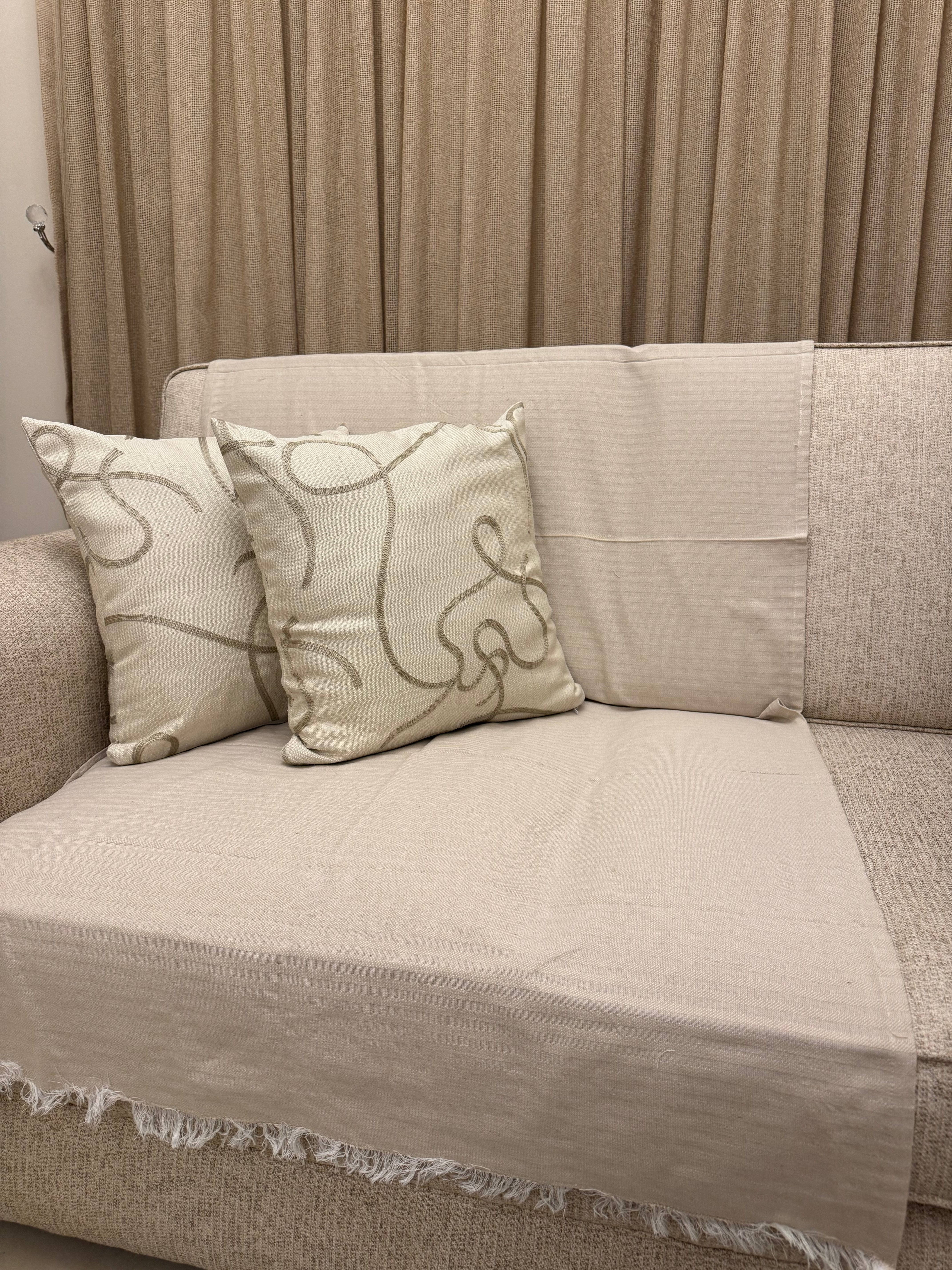 Beige throw