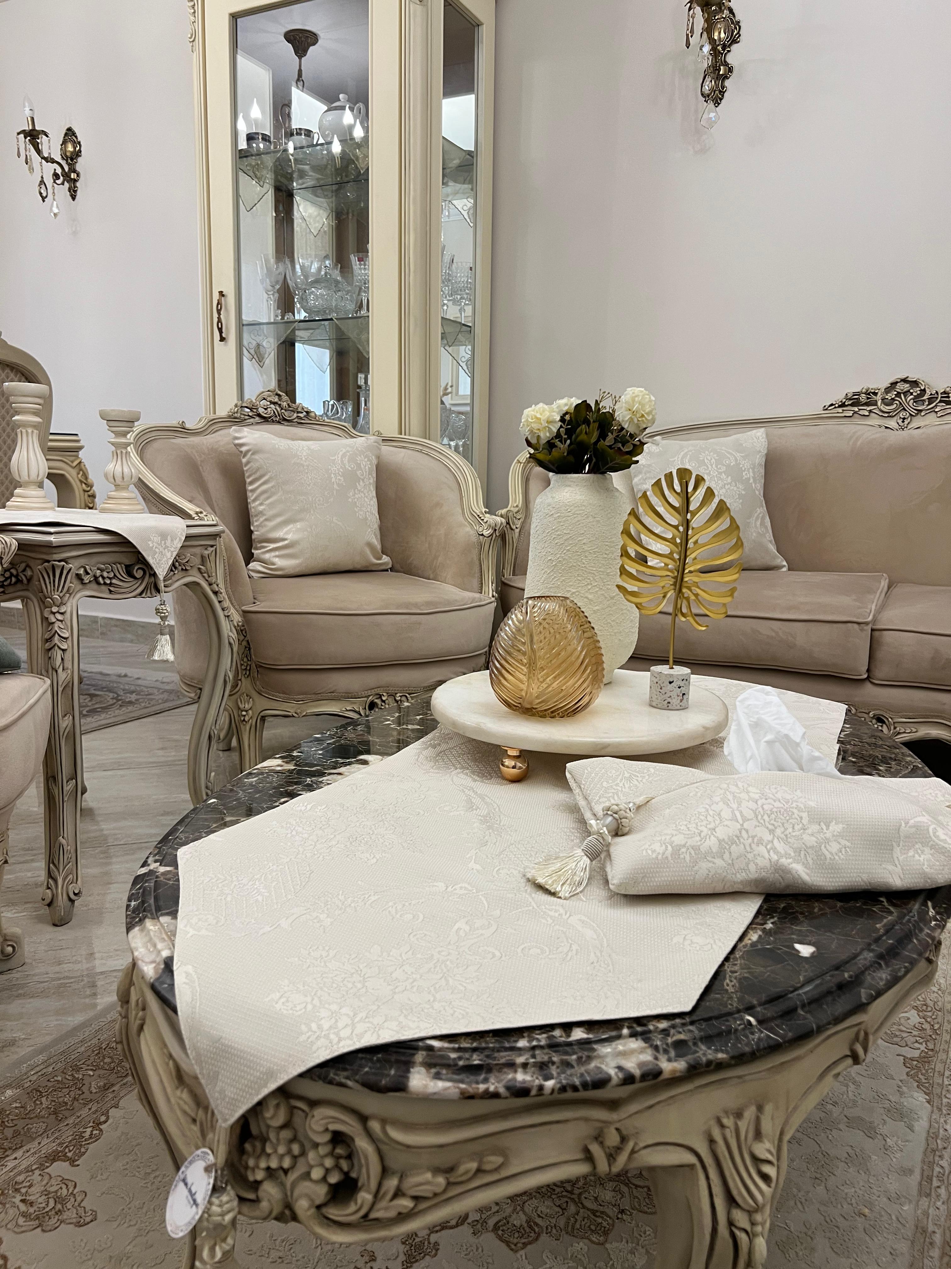 Royal offwhite table runner