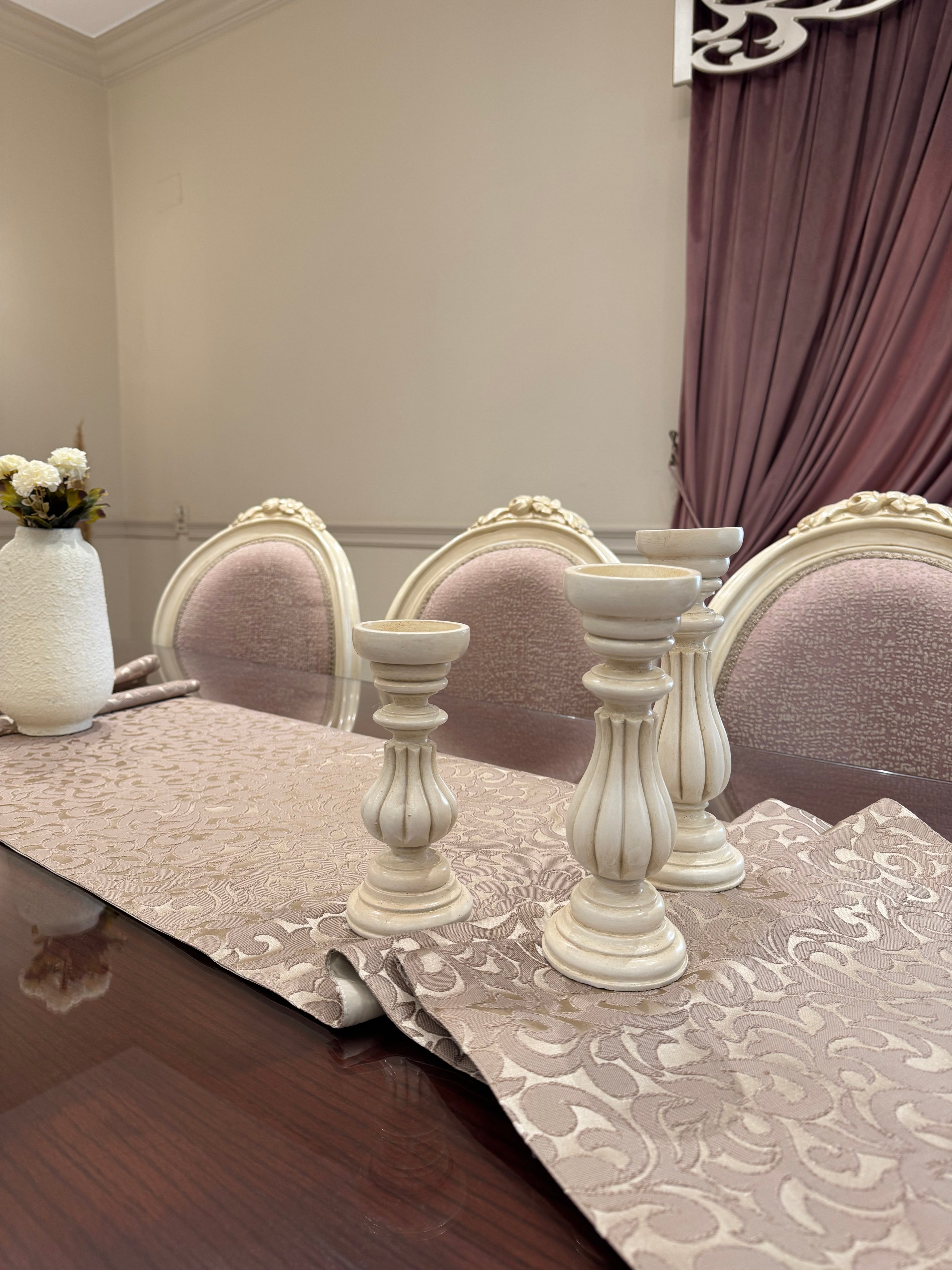 Royal rose gold table runner with tassels