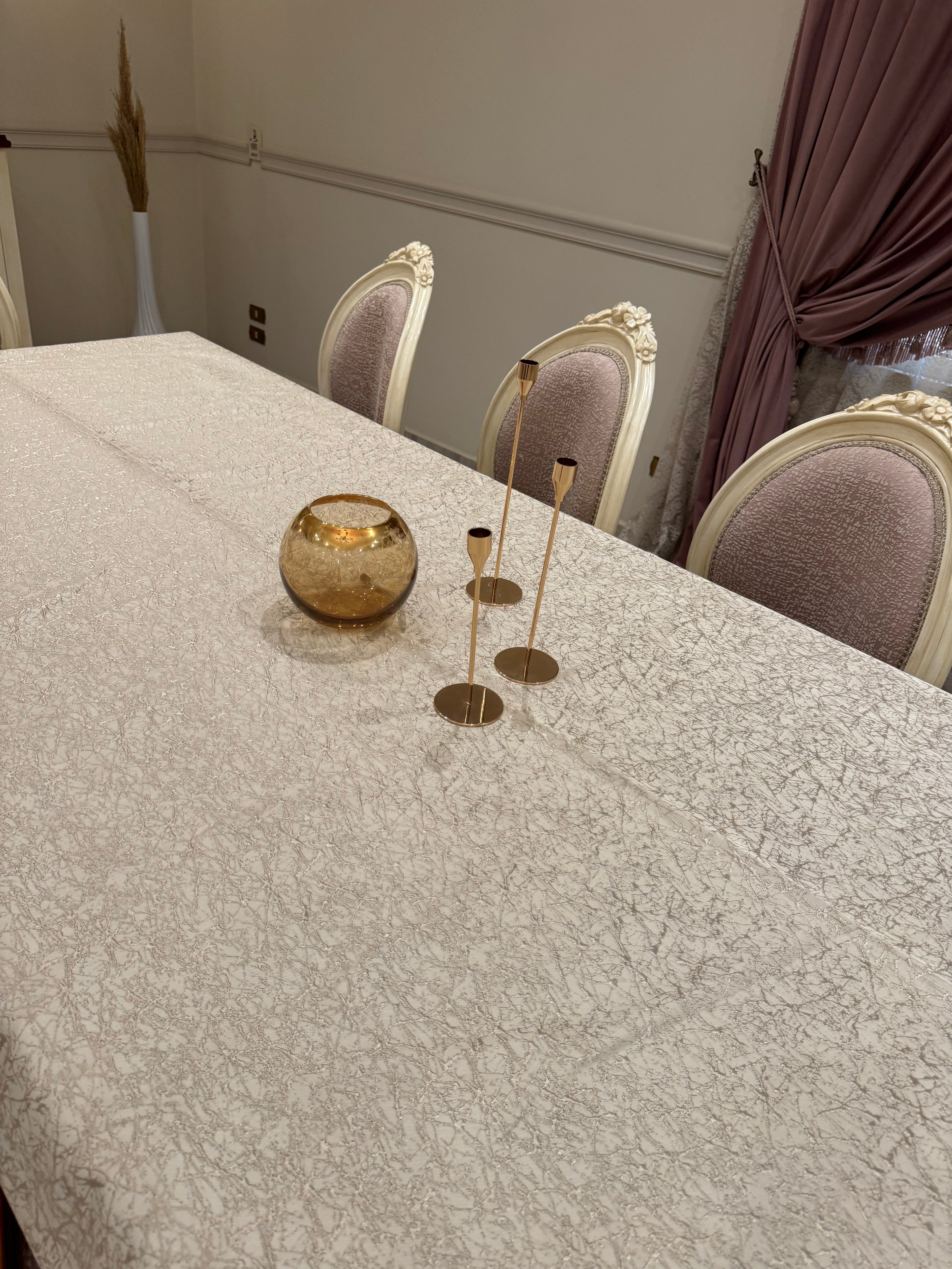 Cafe*gold table cloth