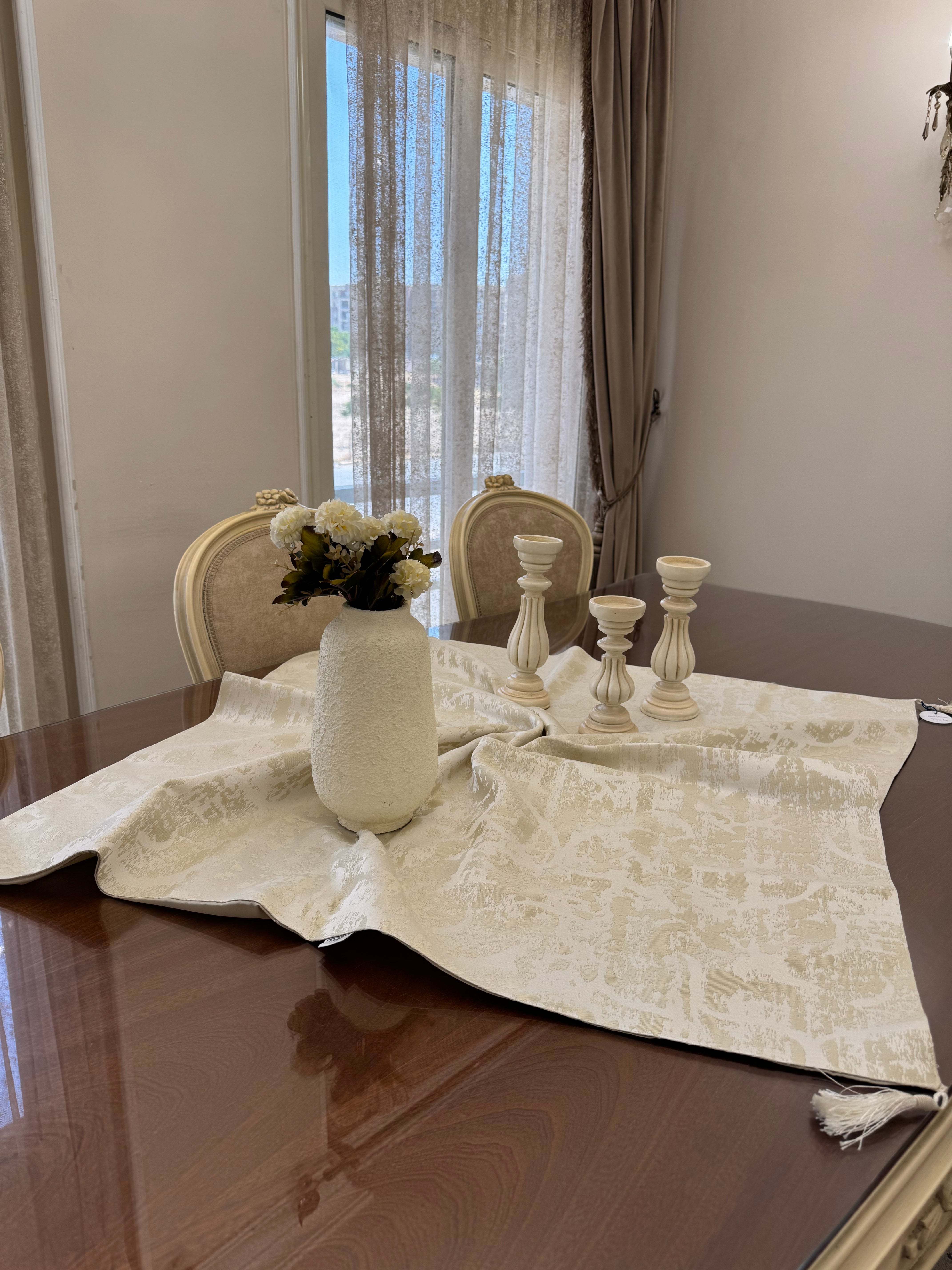 Wooded beige*offwhite table cloth