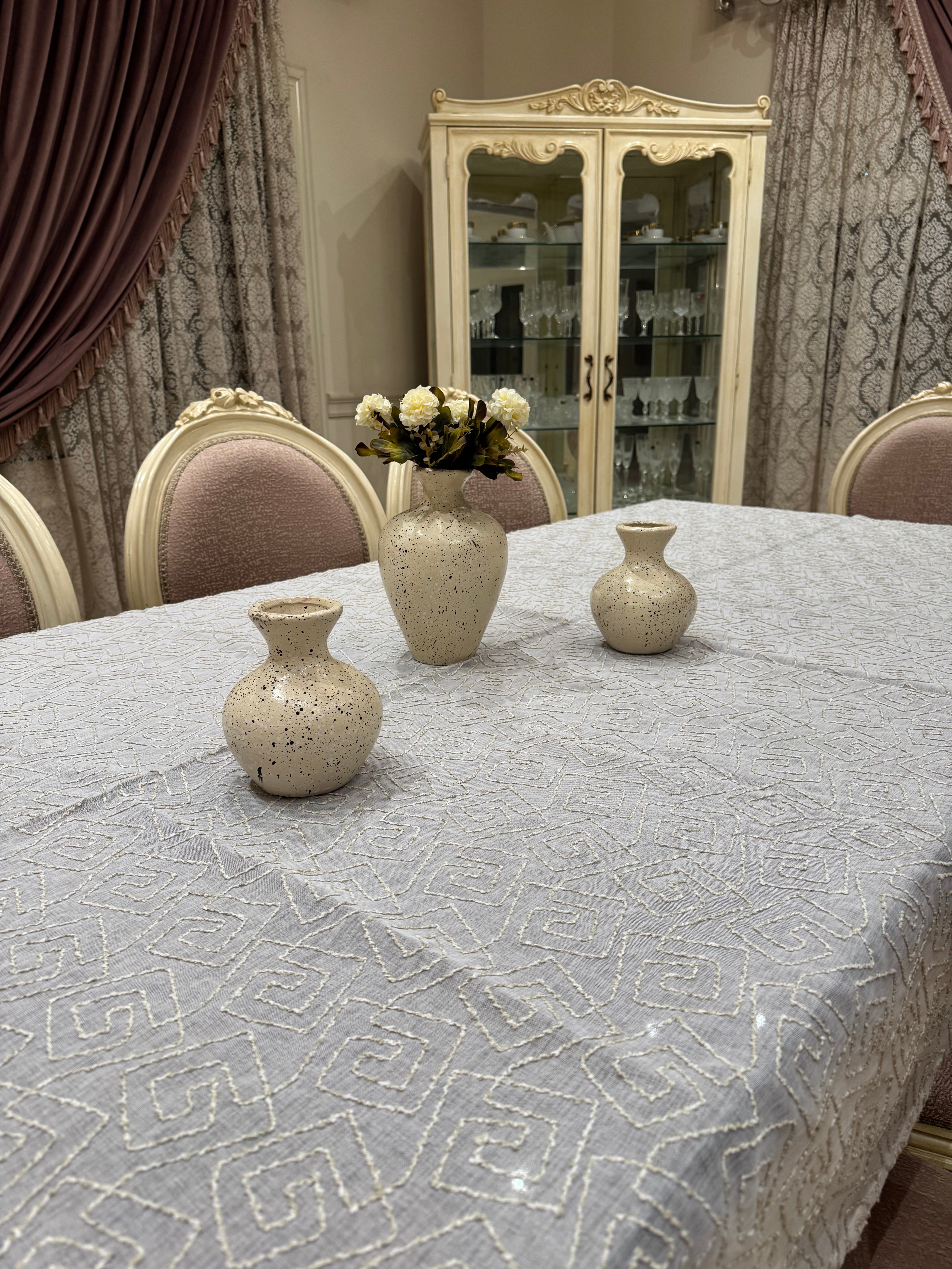 Soft white*beige table cloth