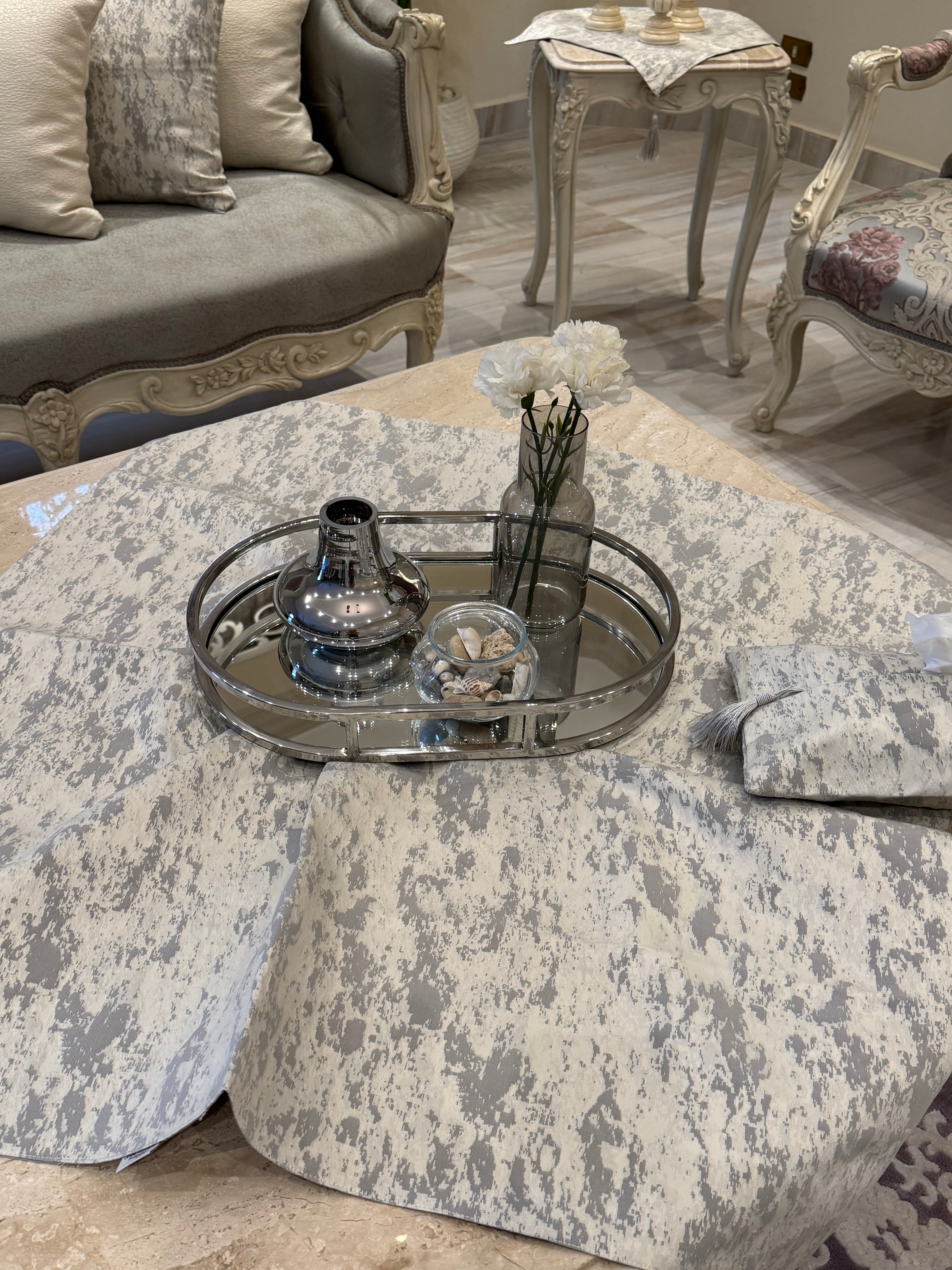 Wooded grey square table cloth