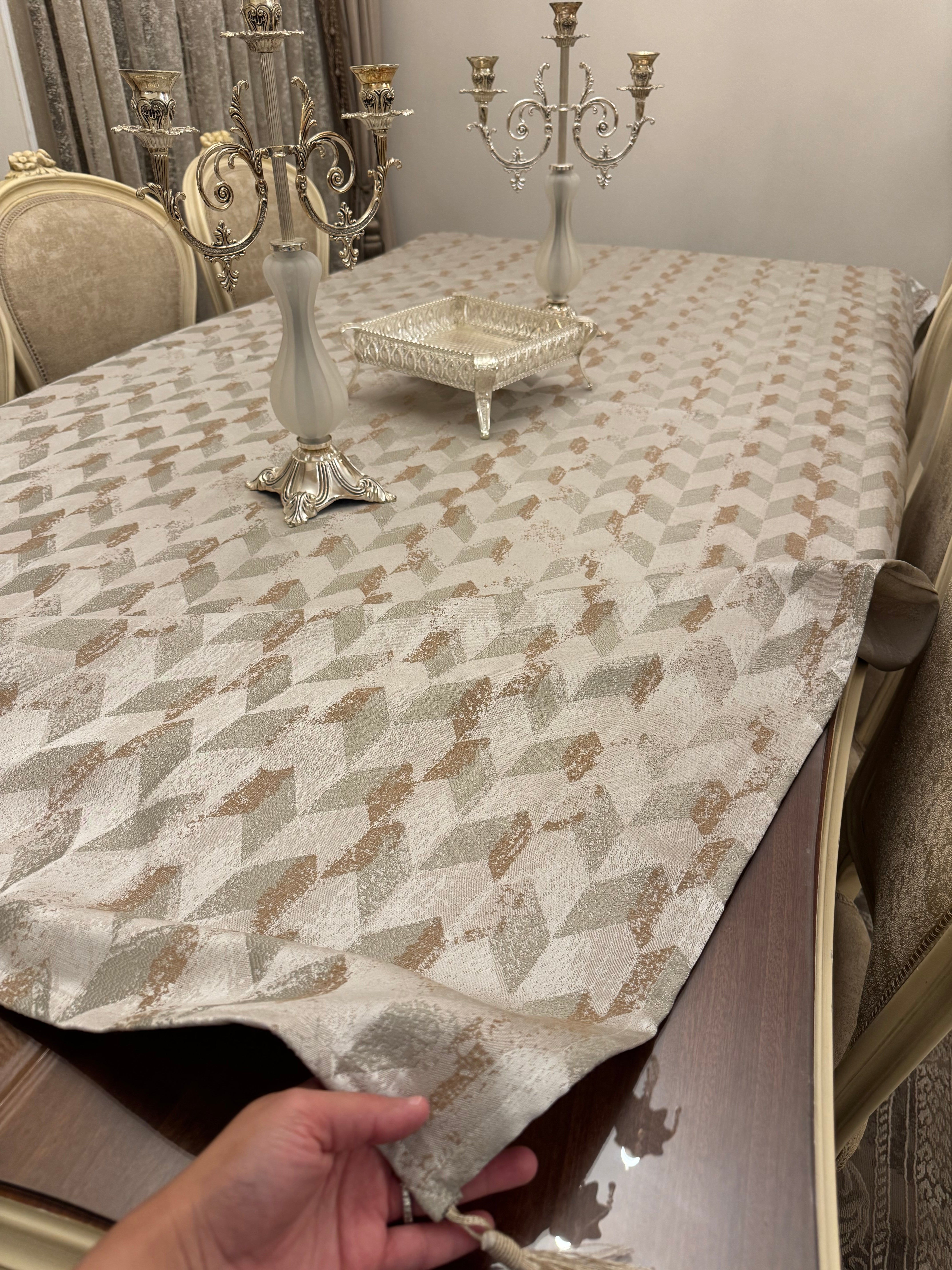 Silver glow table cloth