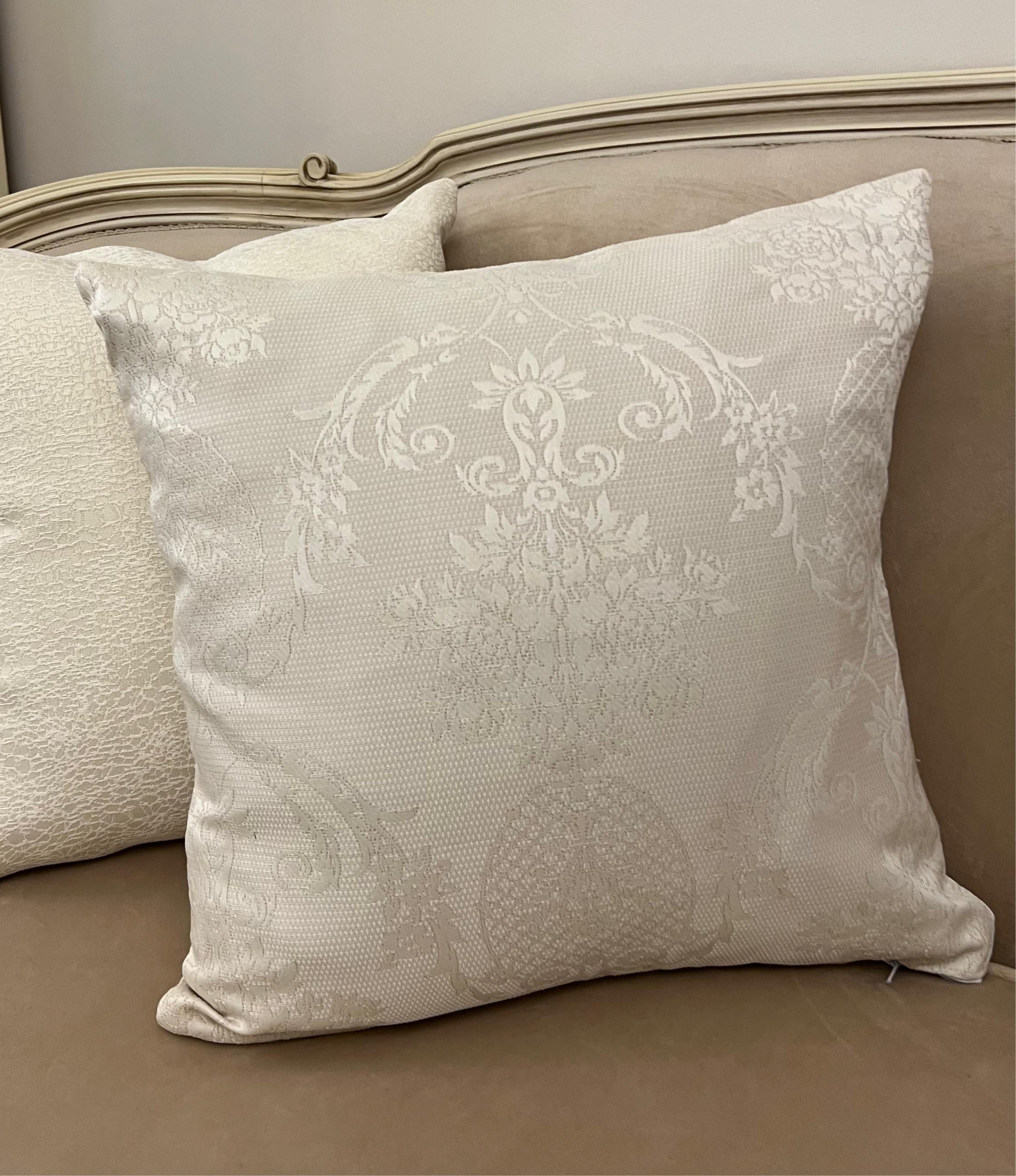 Royal offwhite cushion cover