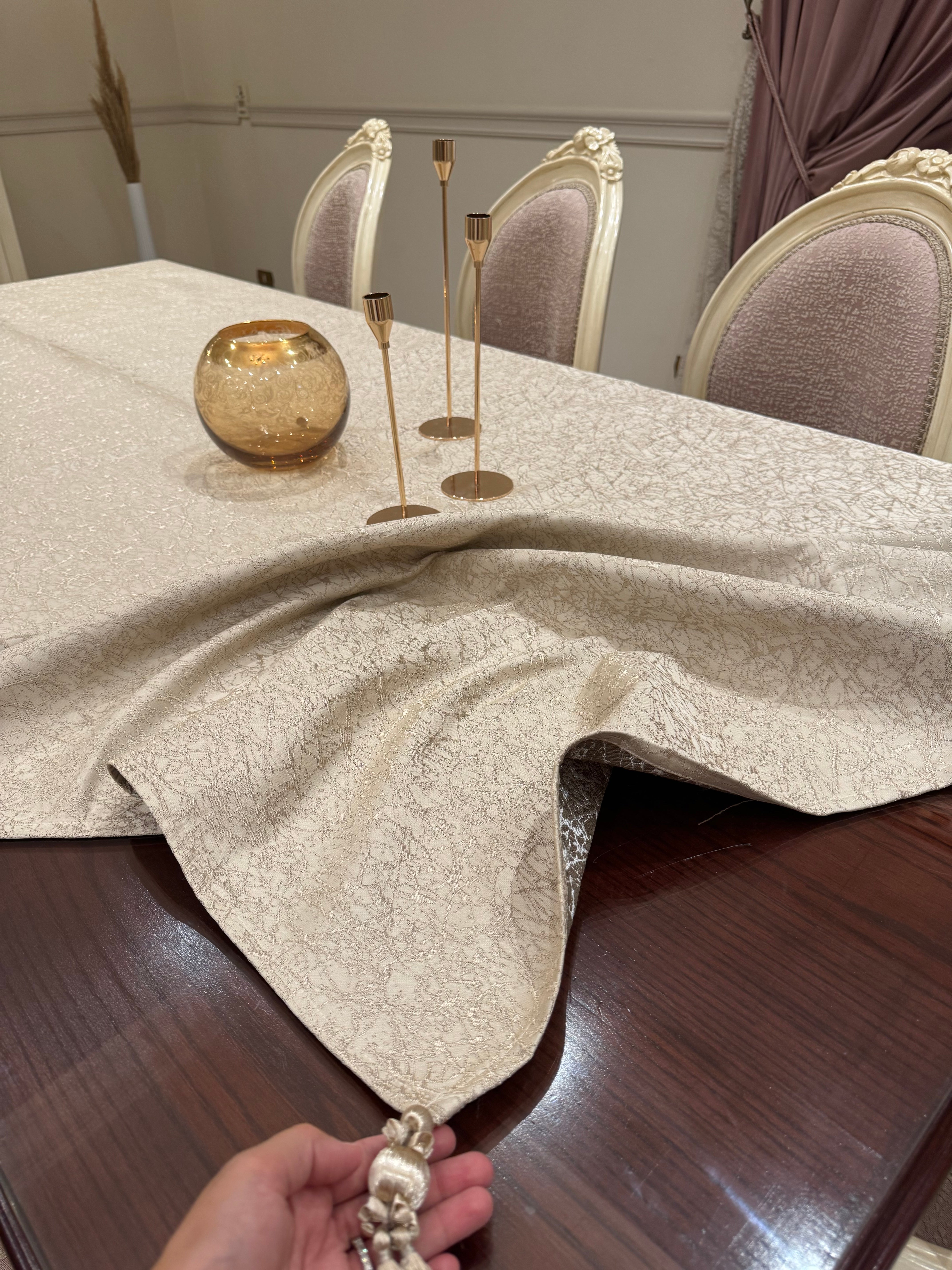 Cafe*gold table cloth