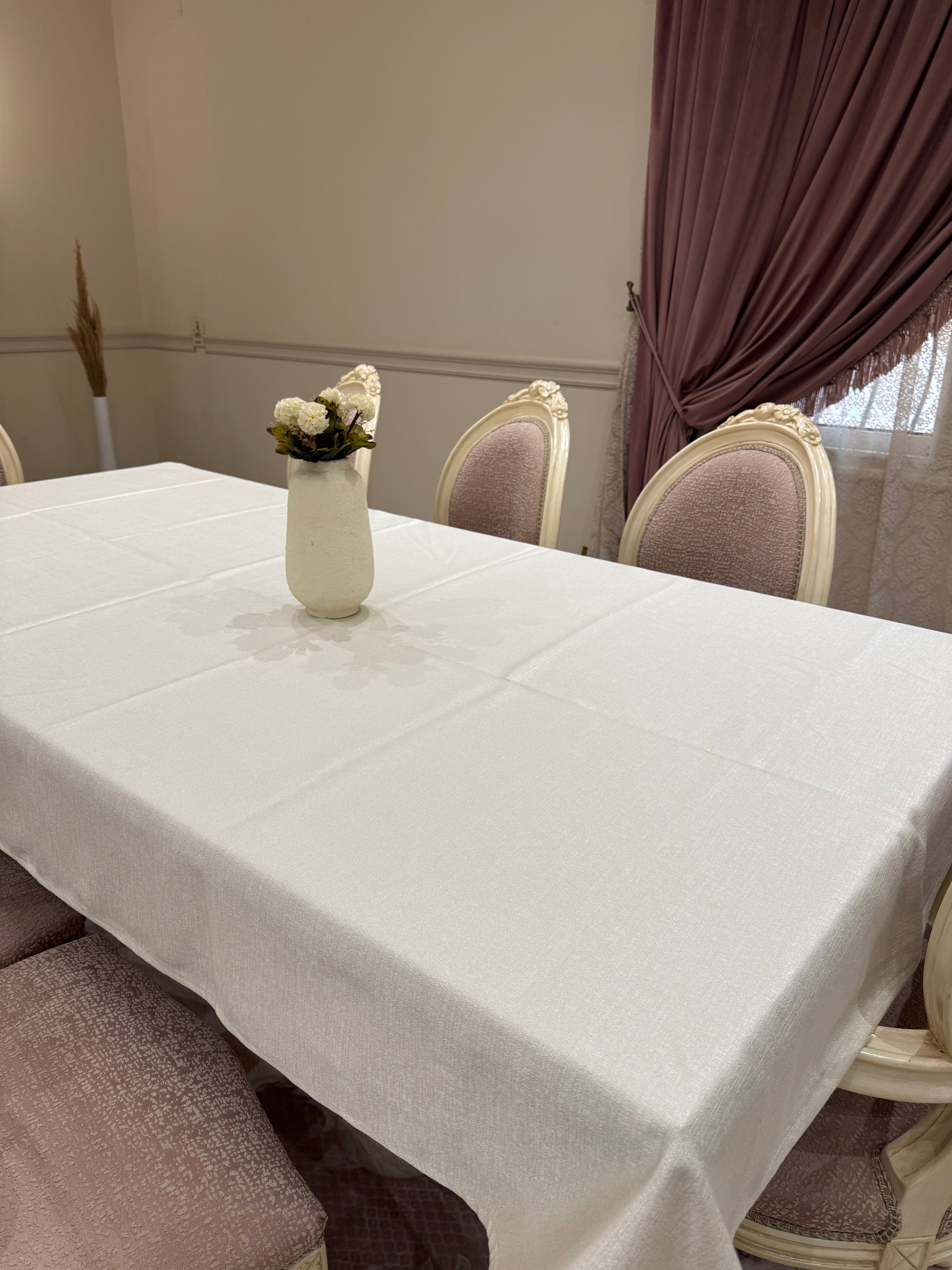 Plain offwhite table cloth