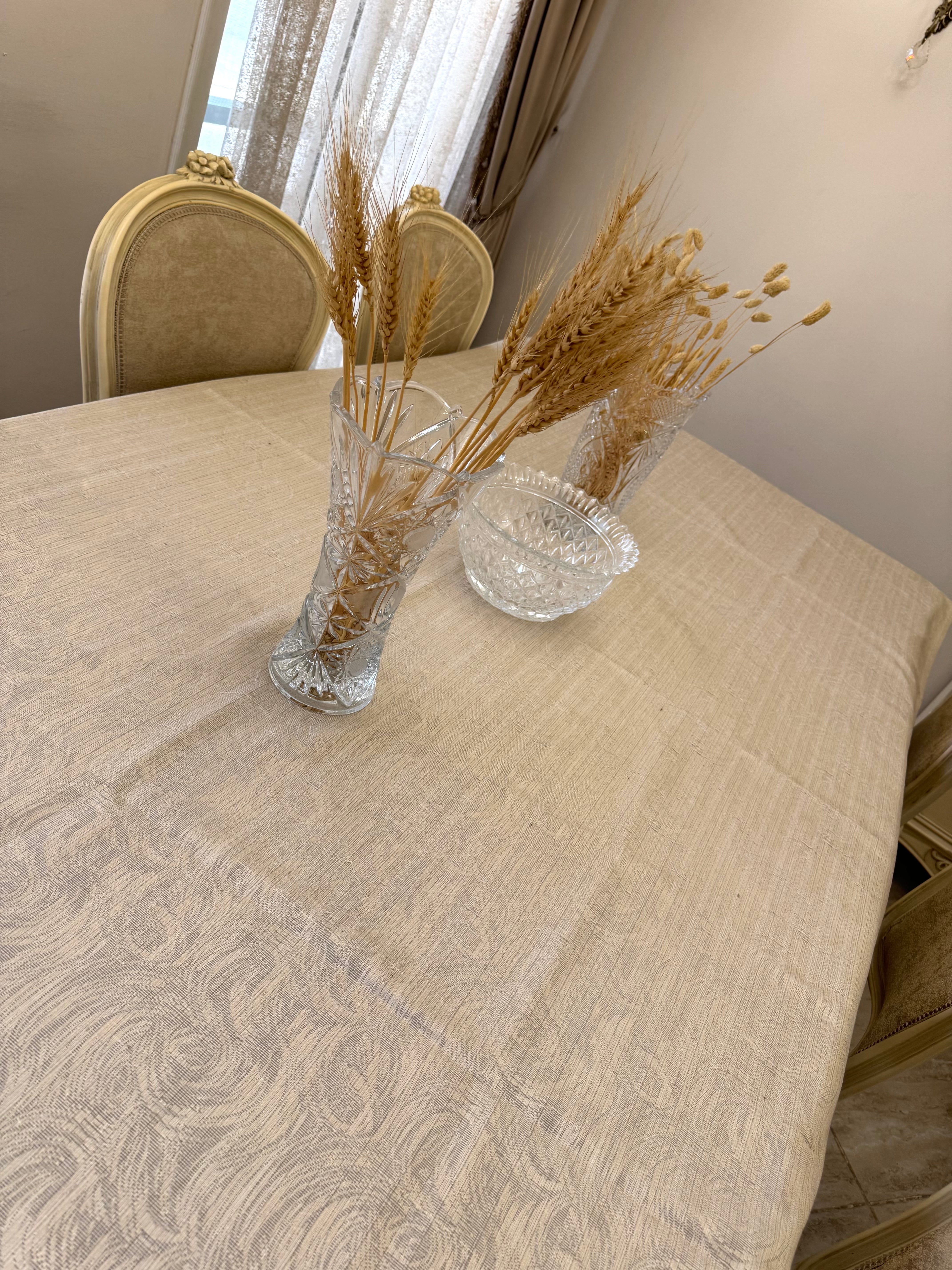 Wooded gold table cloth