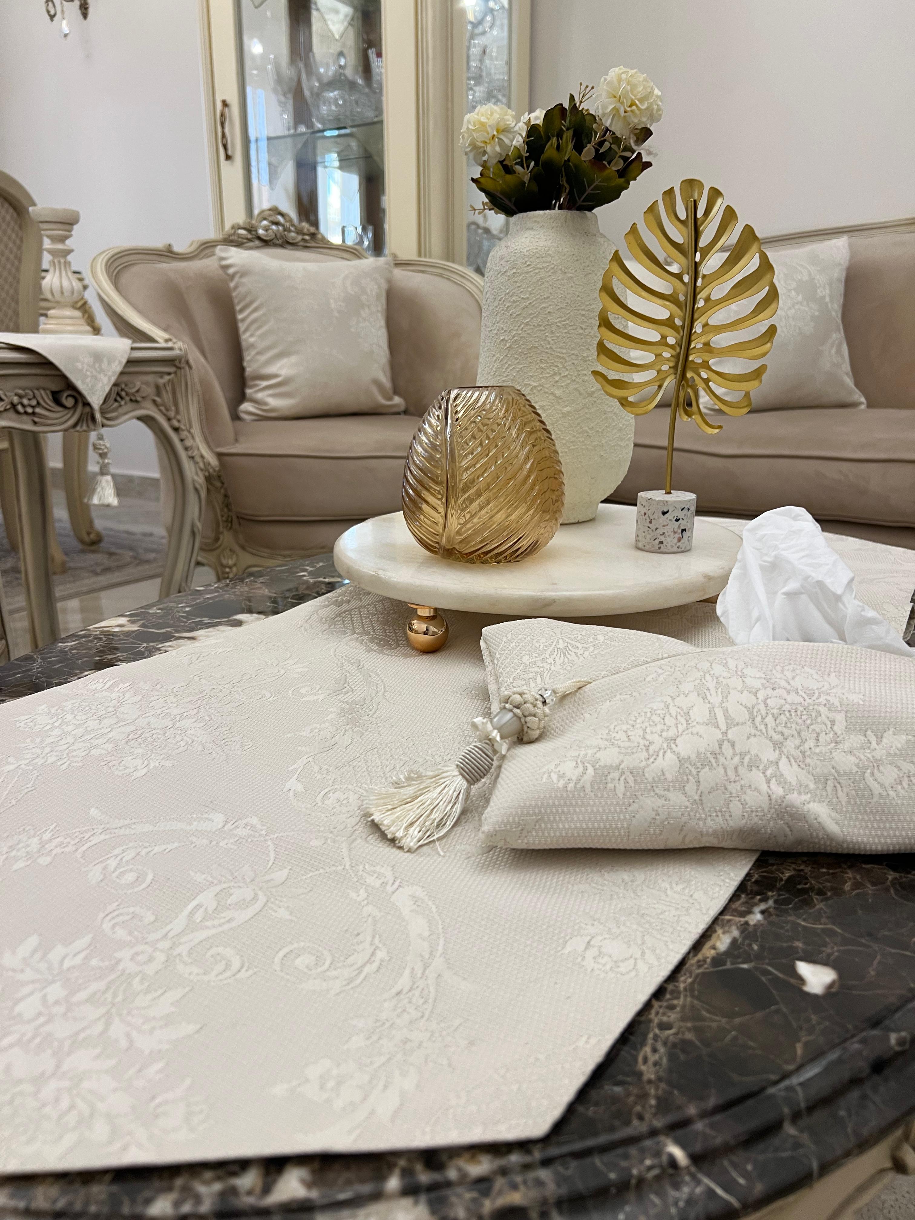 Royal offwhite table runner