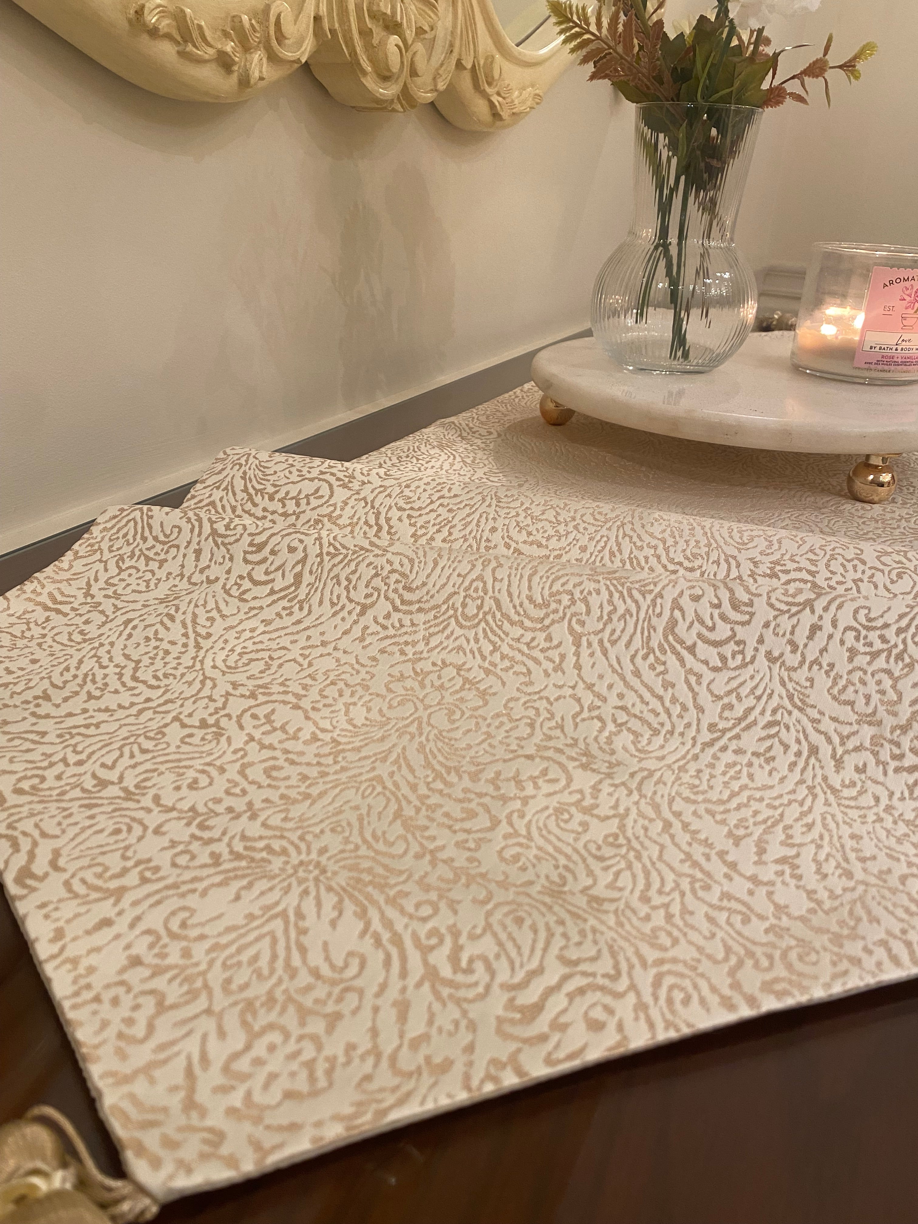 Gold*offwhite table runner