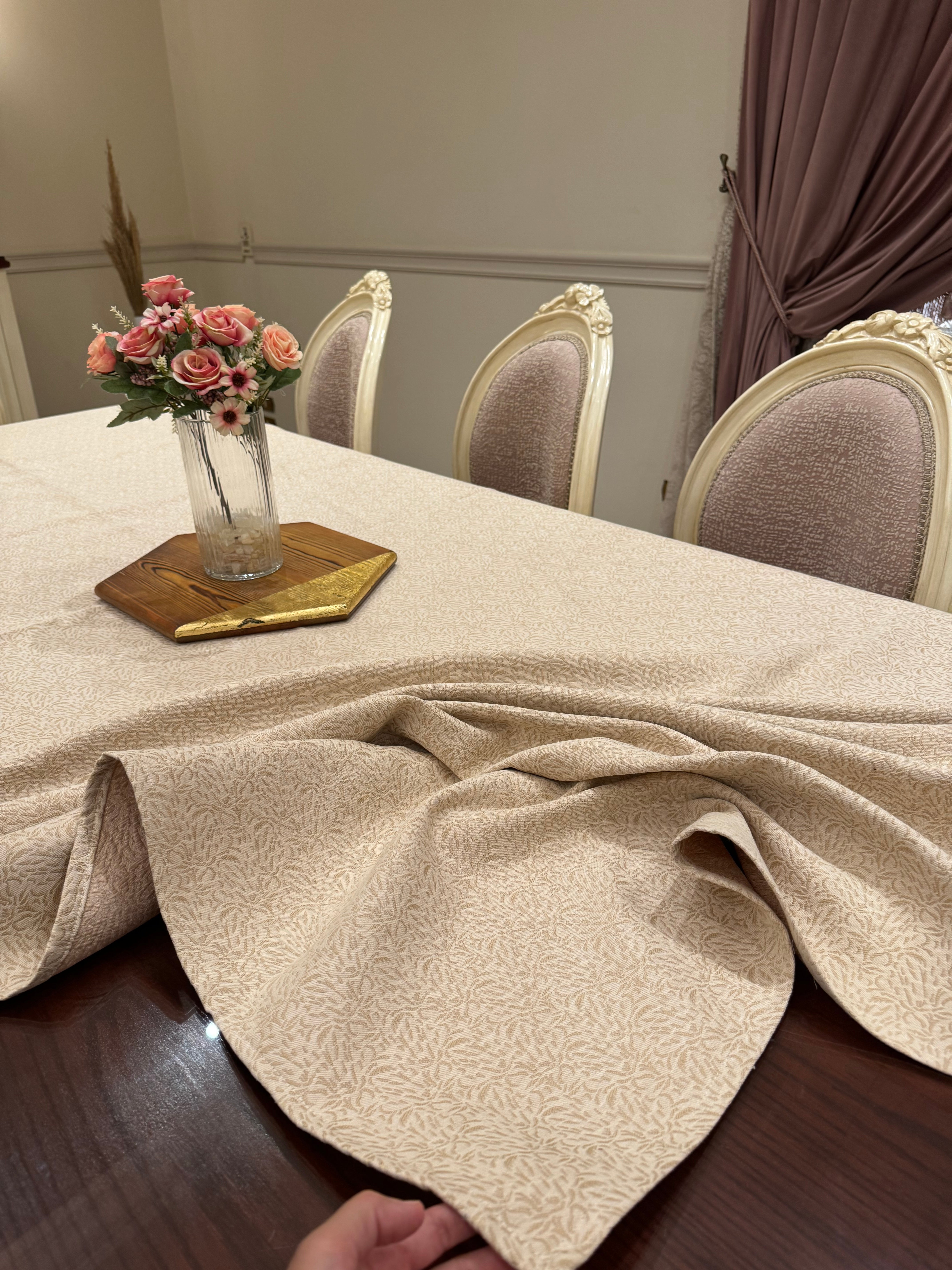 Creamy peach table runner