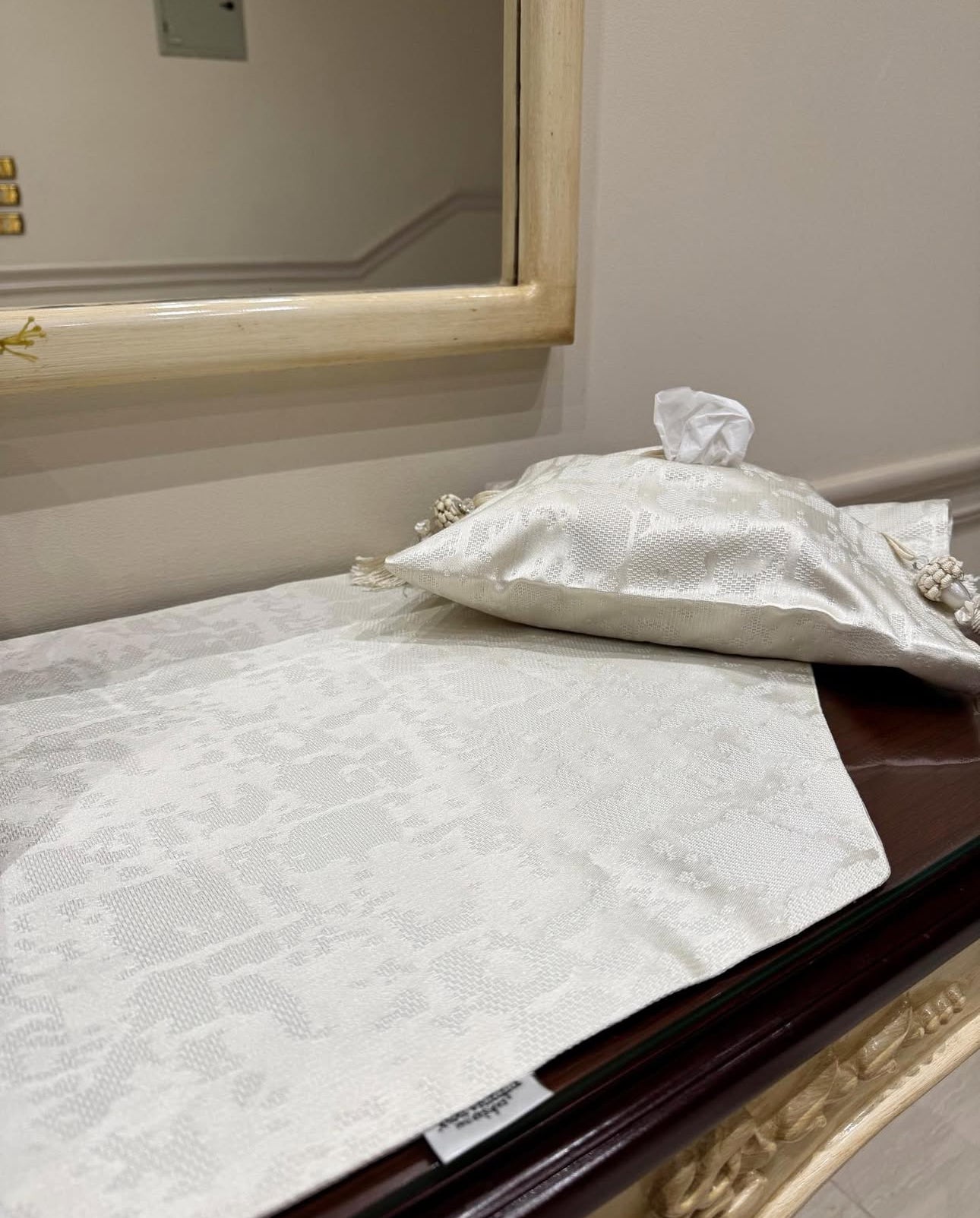 Wooded offwhite table runner