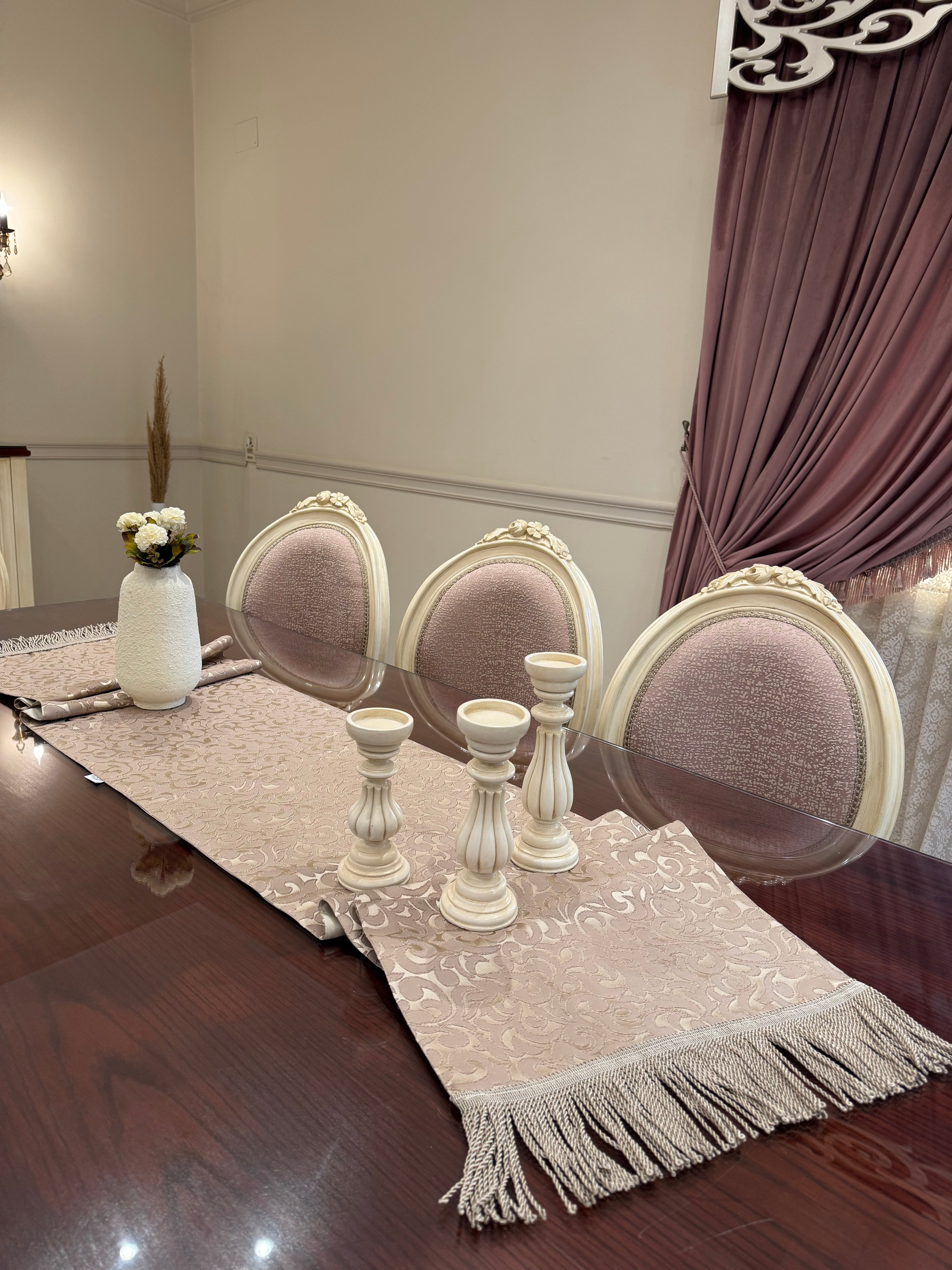 Royal rose gold table runner with tassels