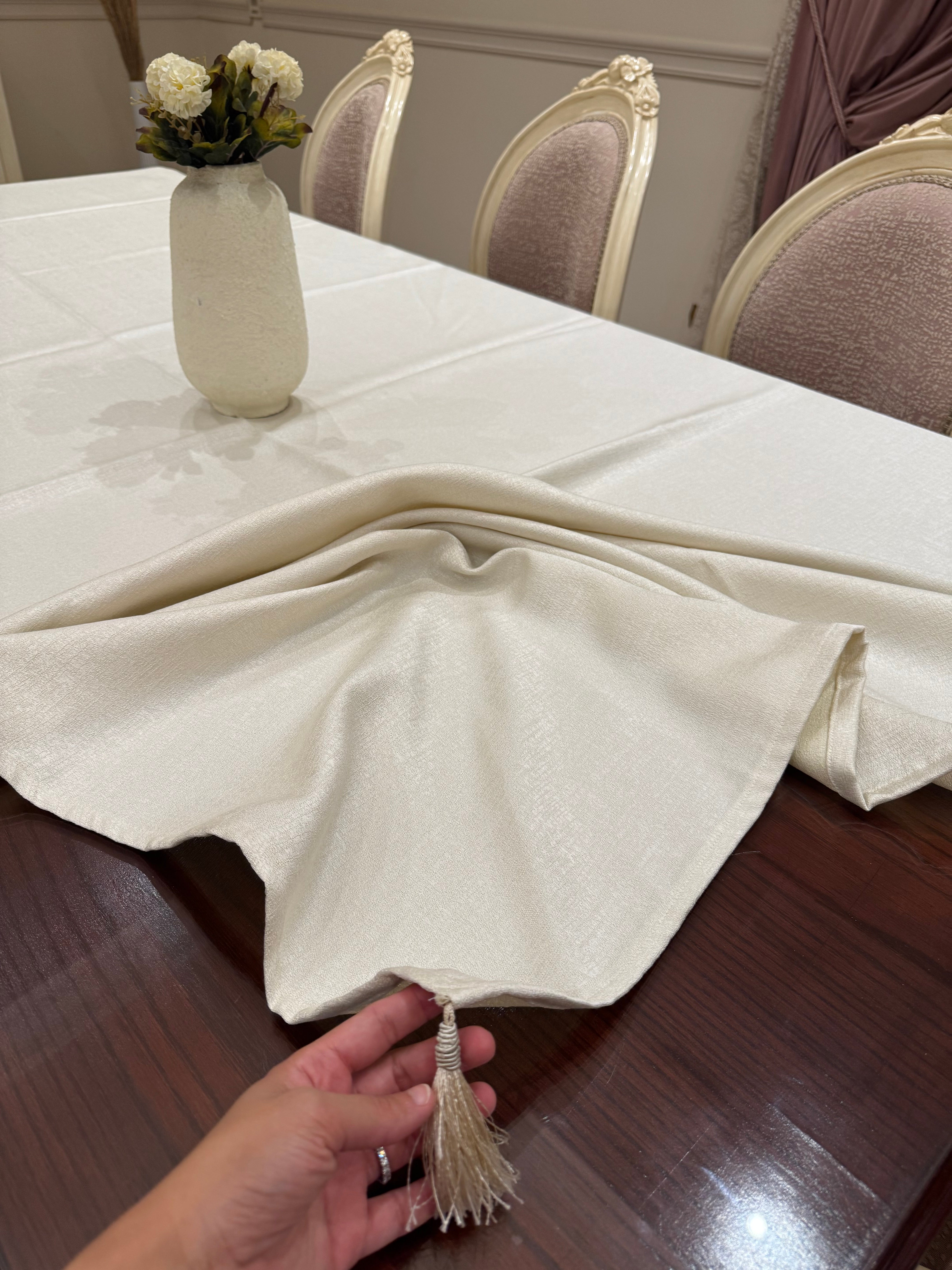 Plain offwhite table cloth