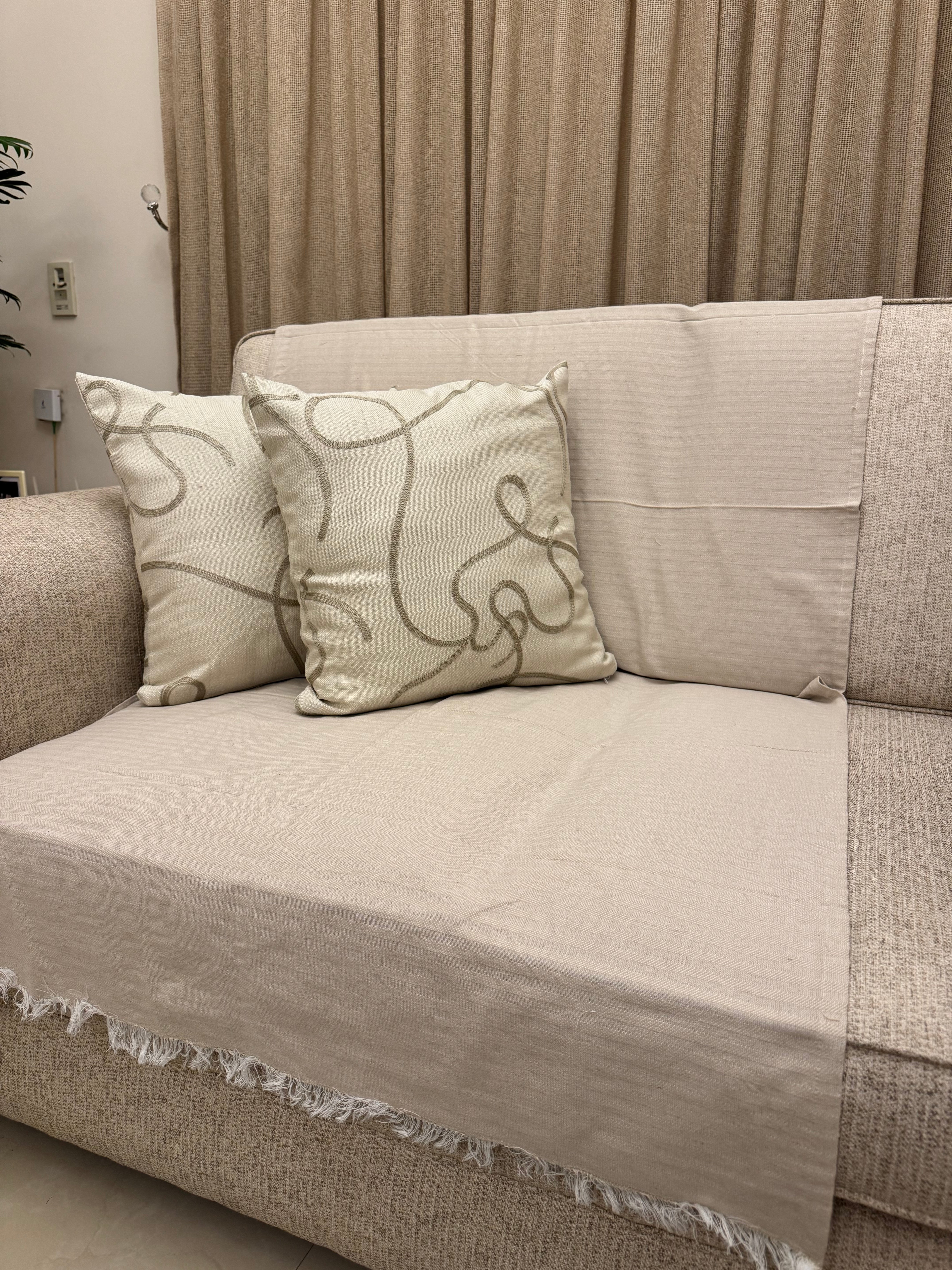 Beige throw