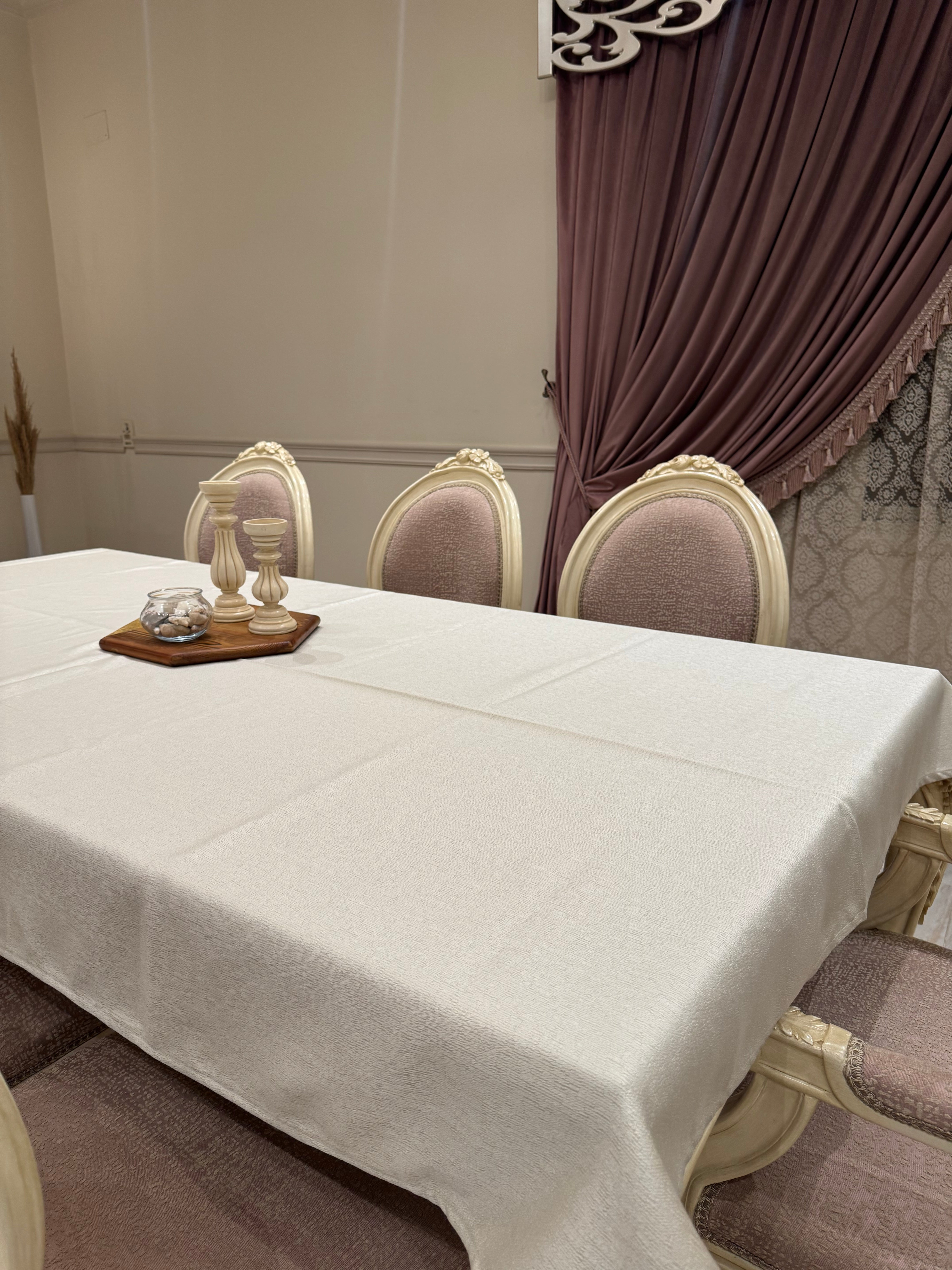 Plain Greish table cloth