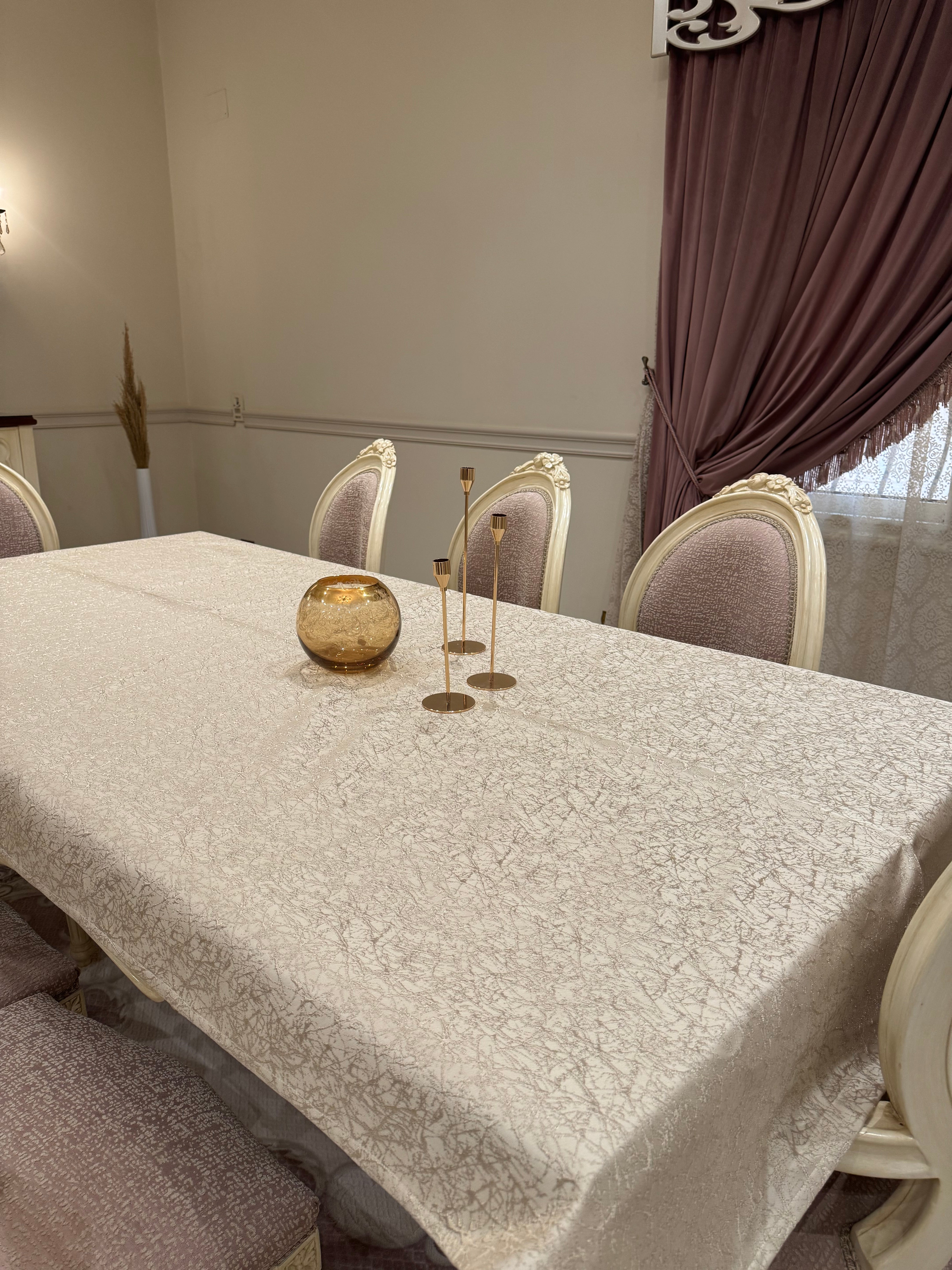 Cafe*gold table cloth