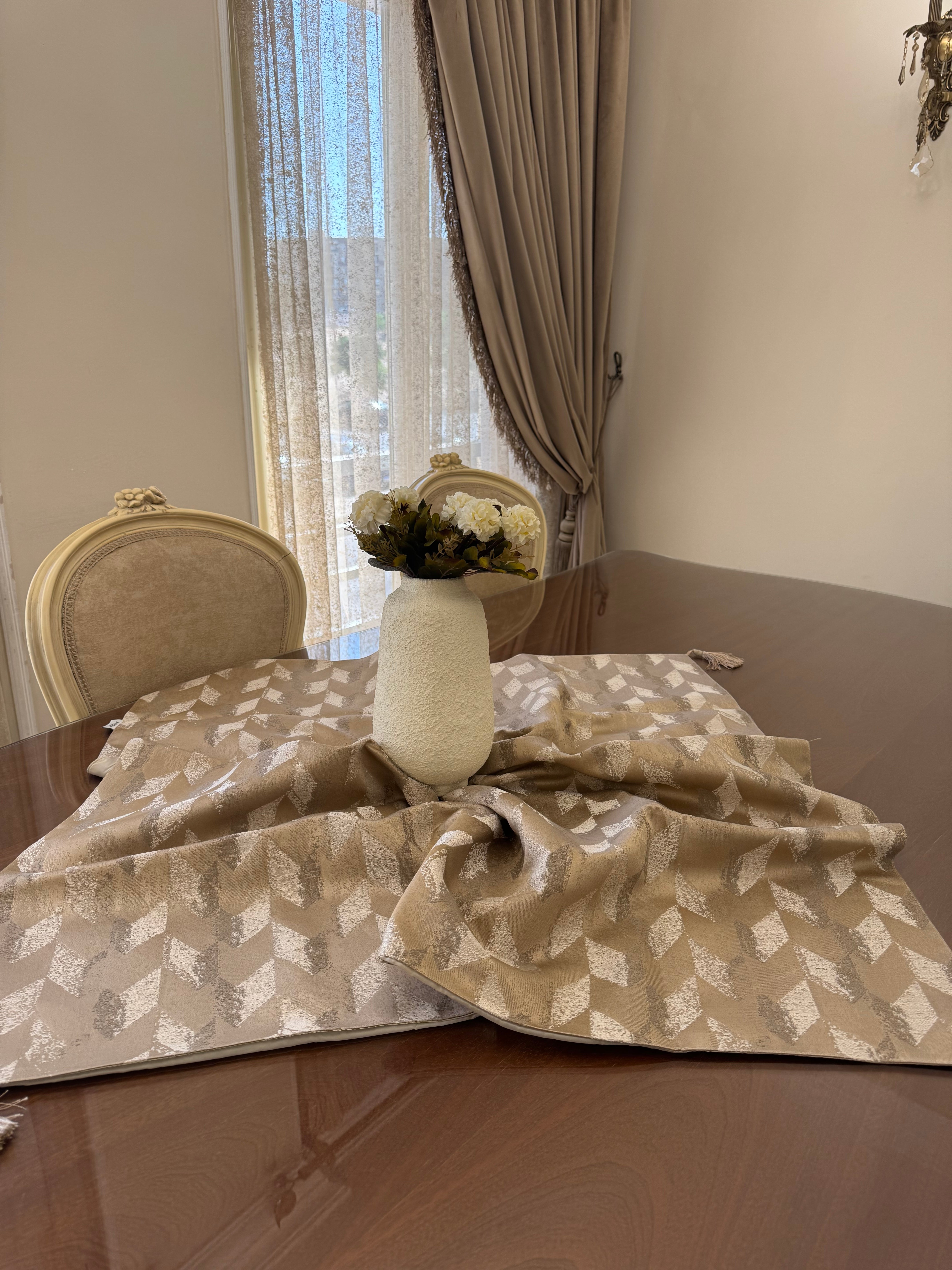 Oxede table runner