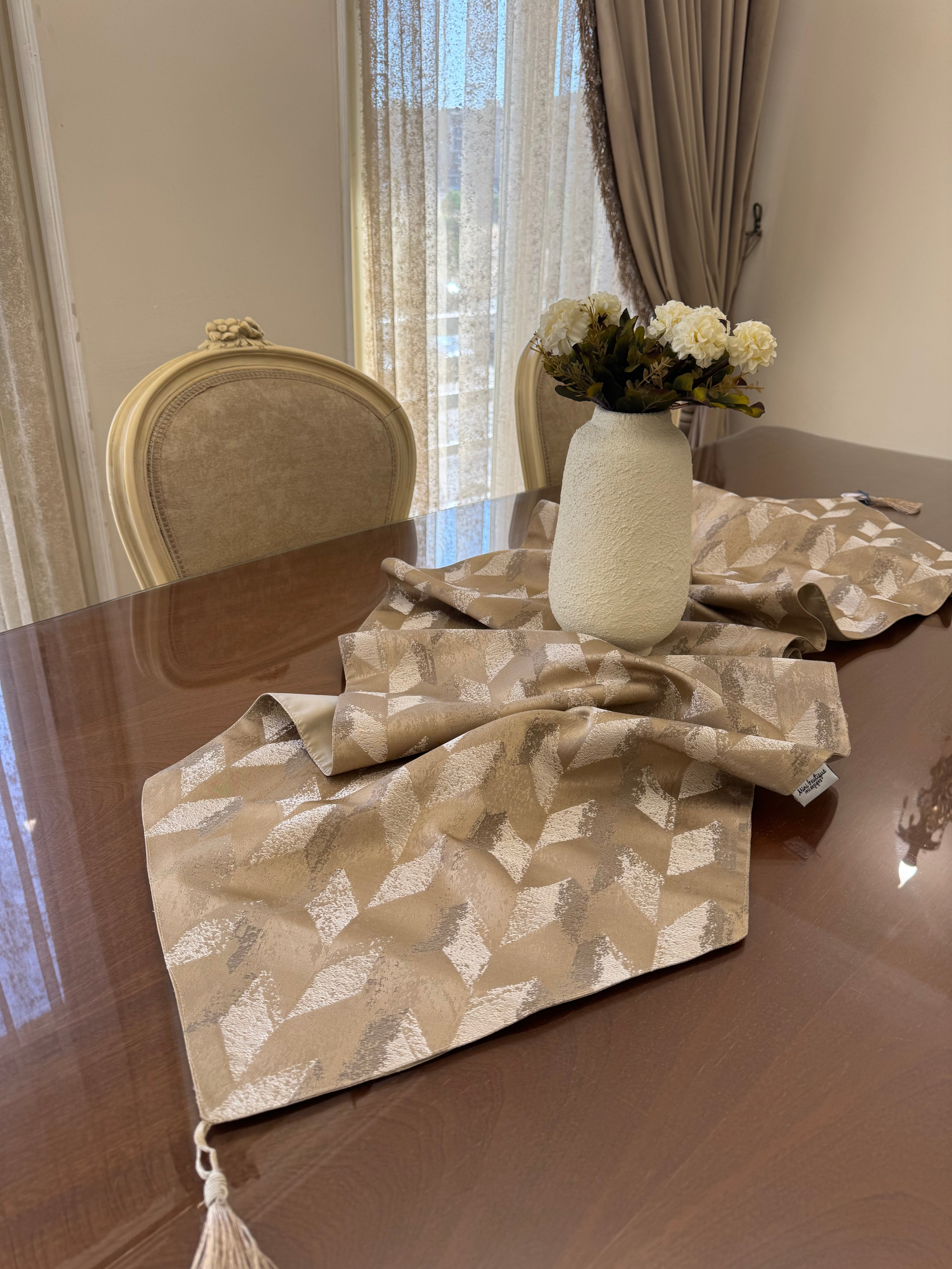 Oxede table runner