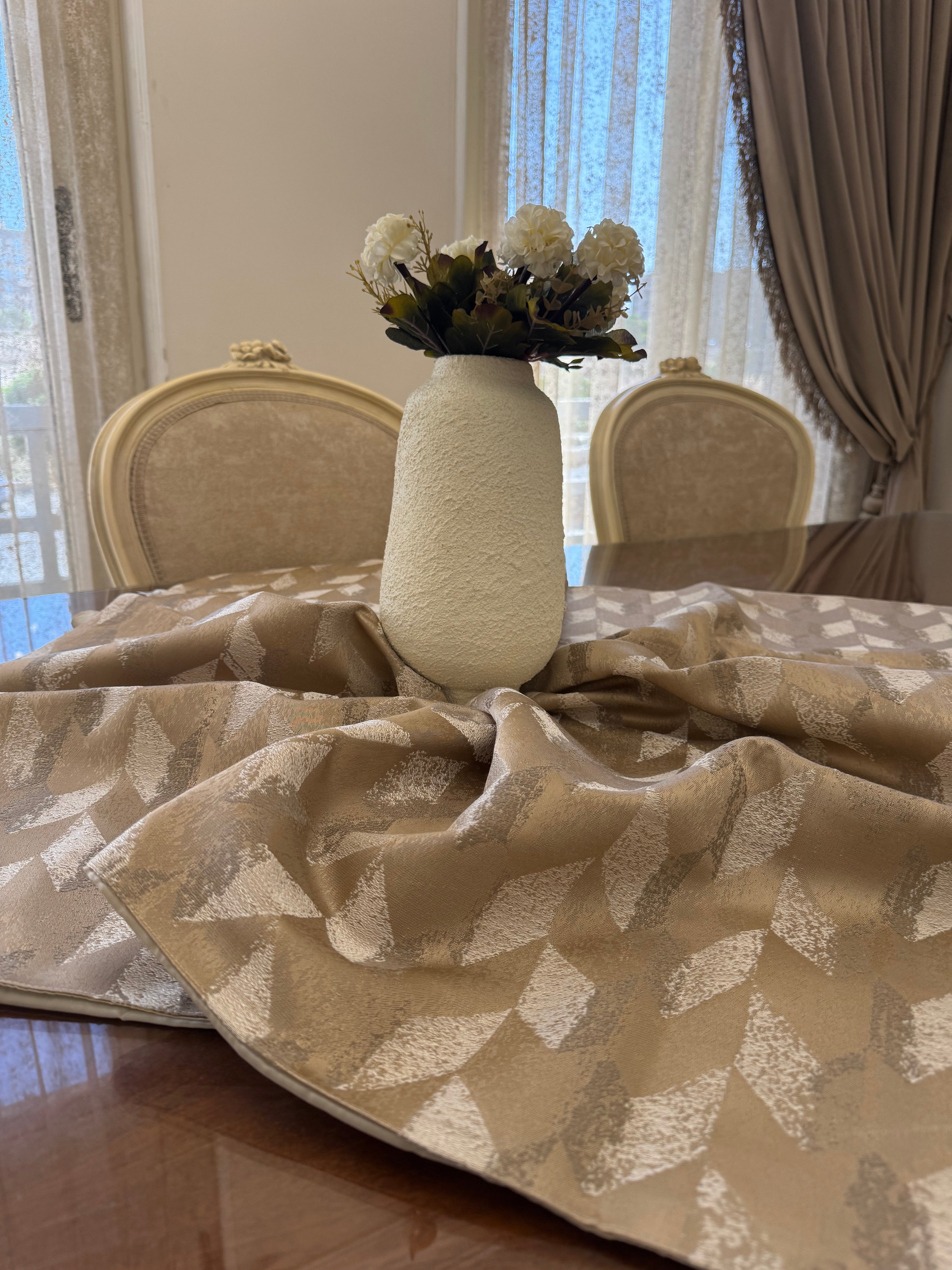Soft oxide table cloth