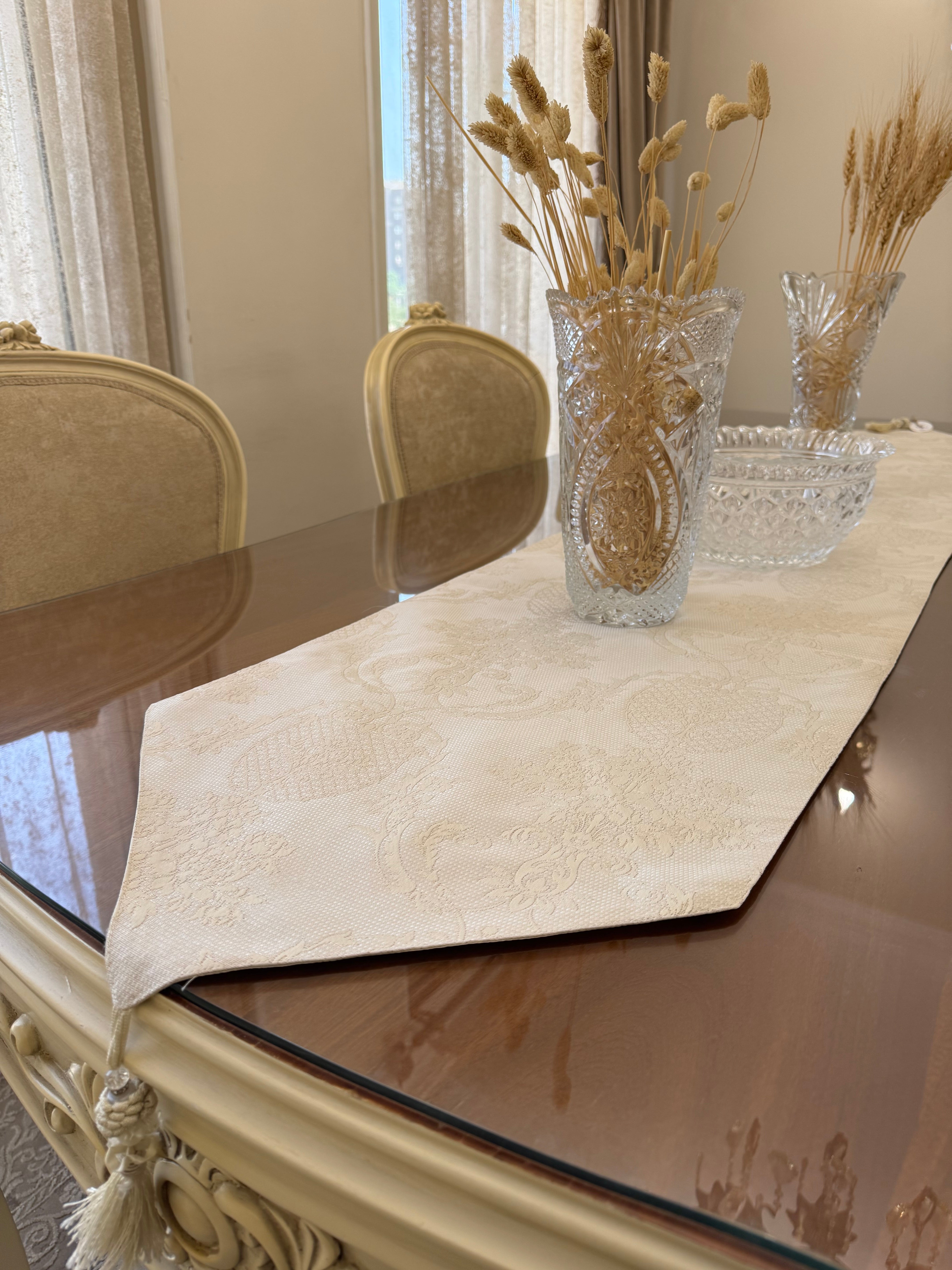 Royal offwhite table runner