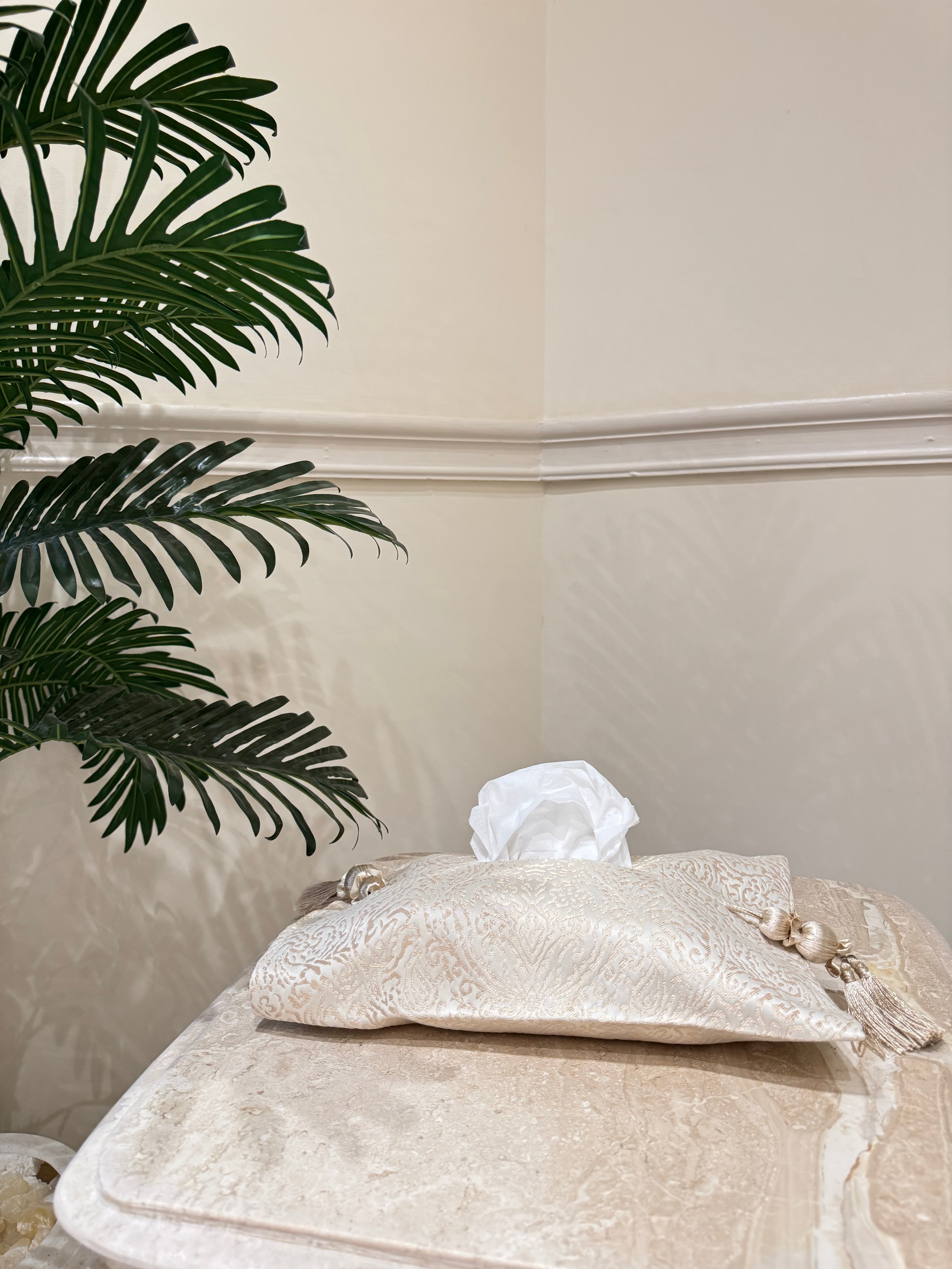 Gold*offwhite table runner