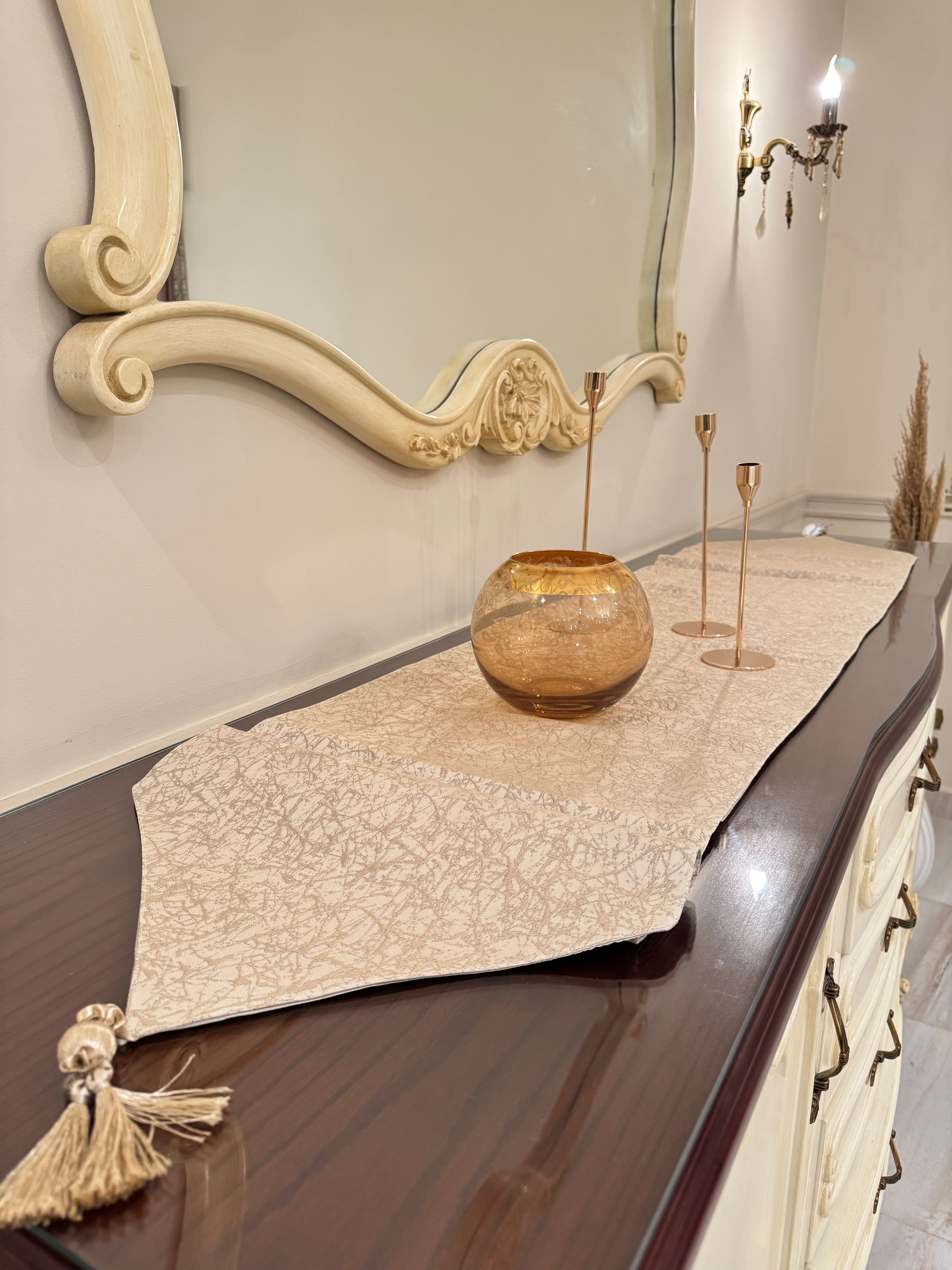 Cafe*gold table runner