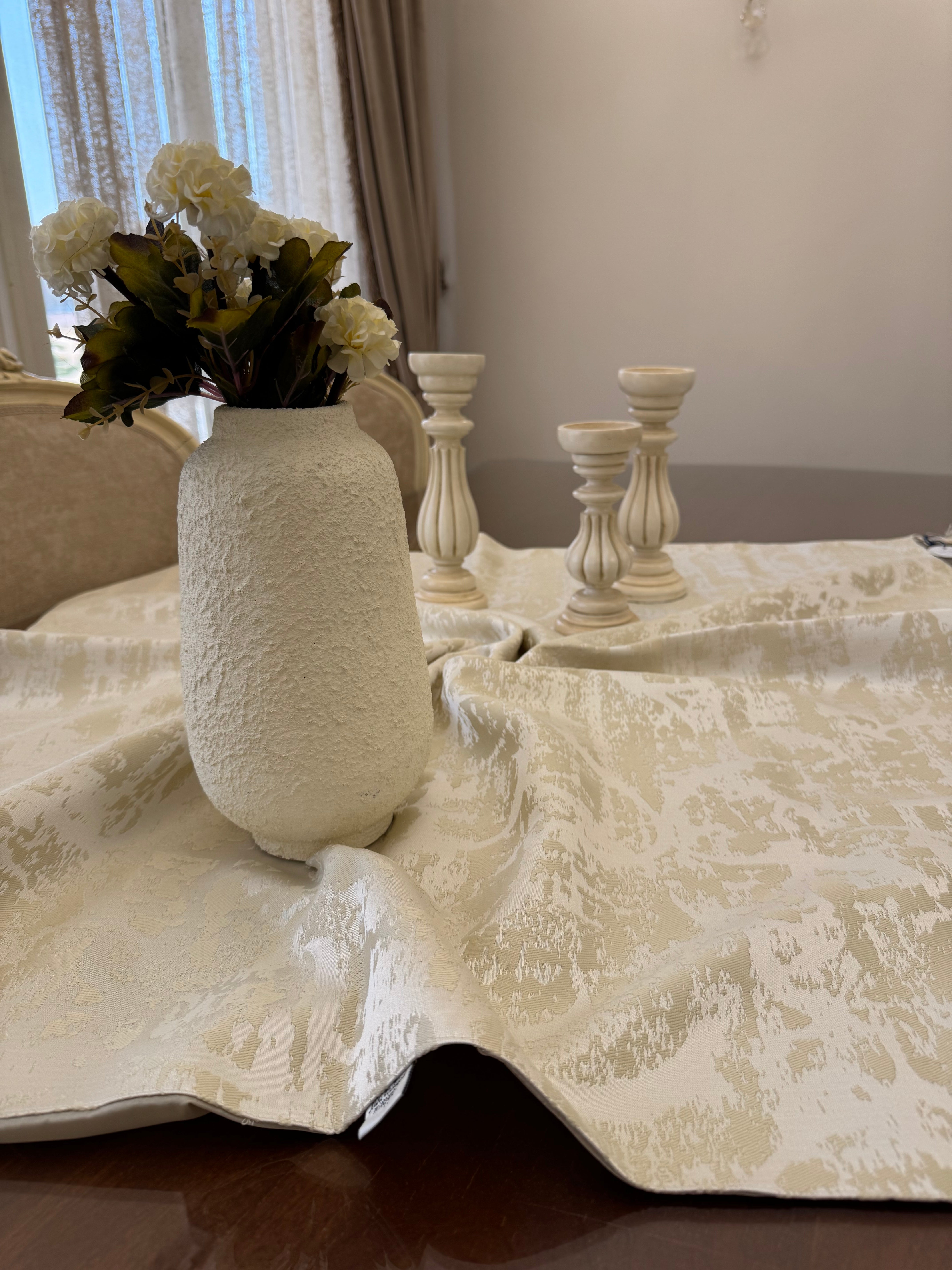 Silk beige*offwhite table runner