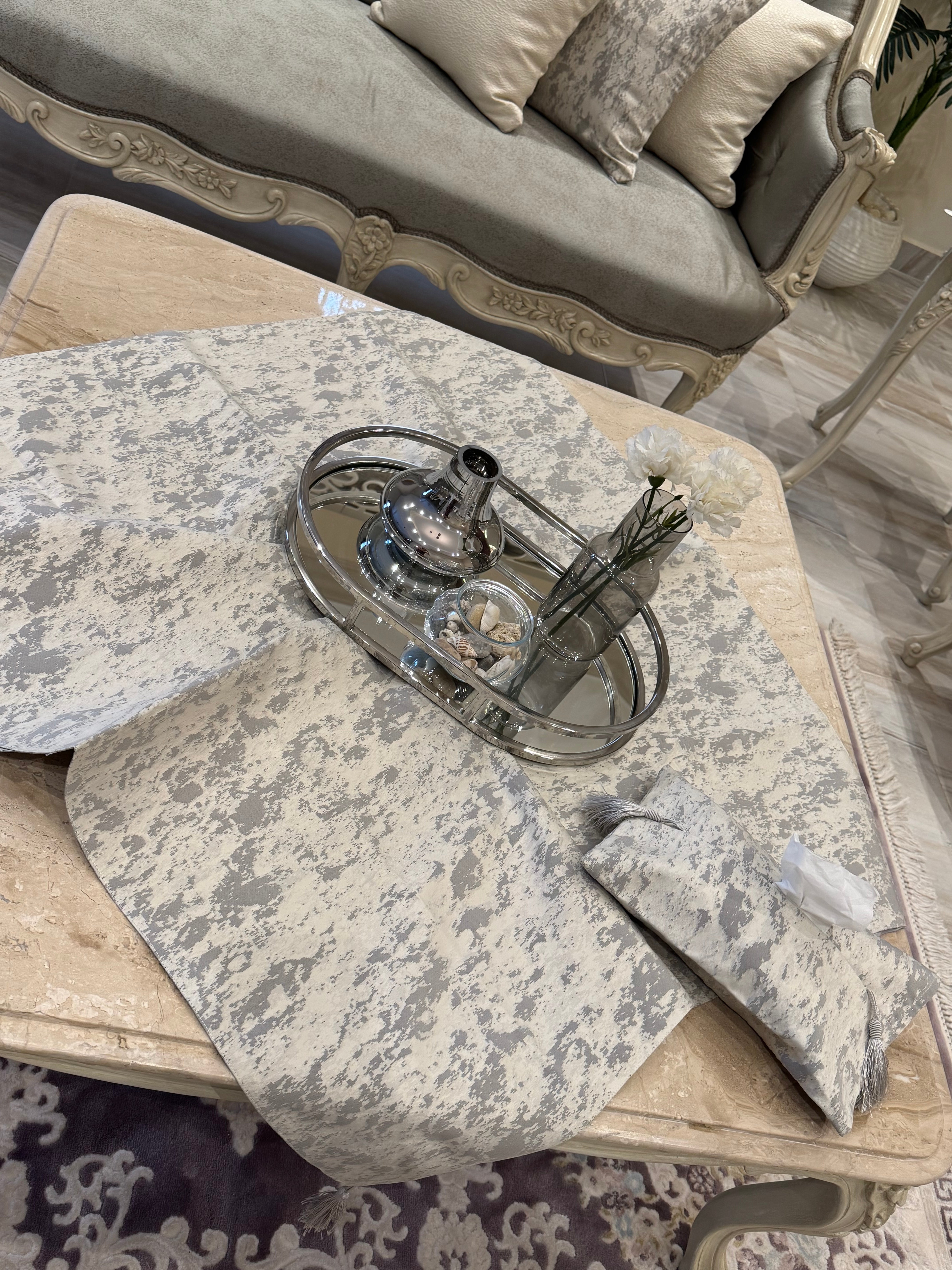 Wooded grey square table cloth