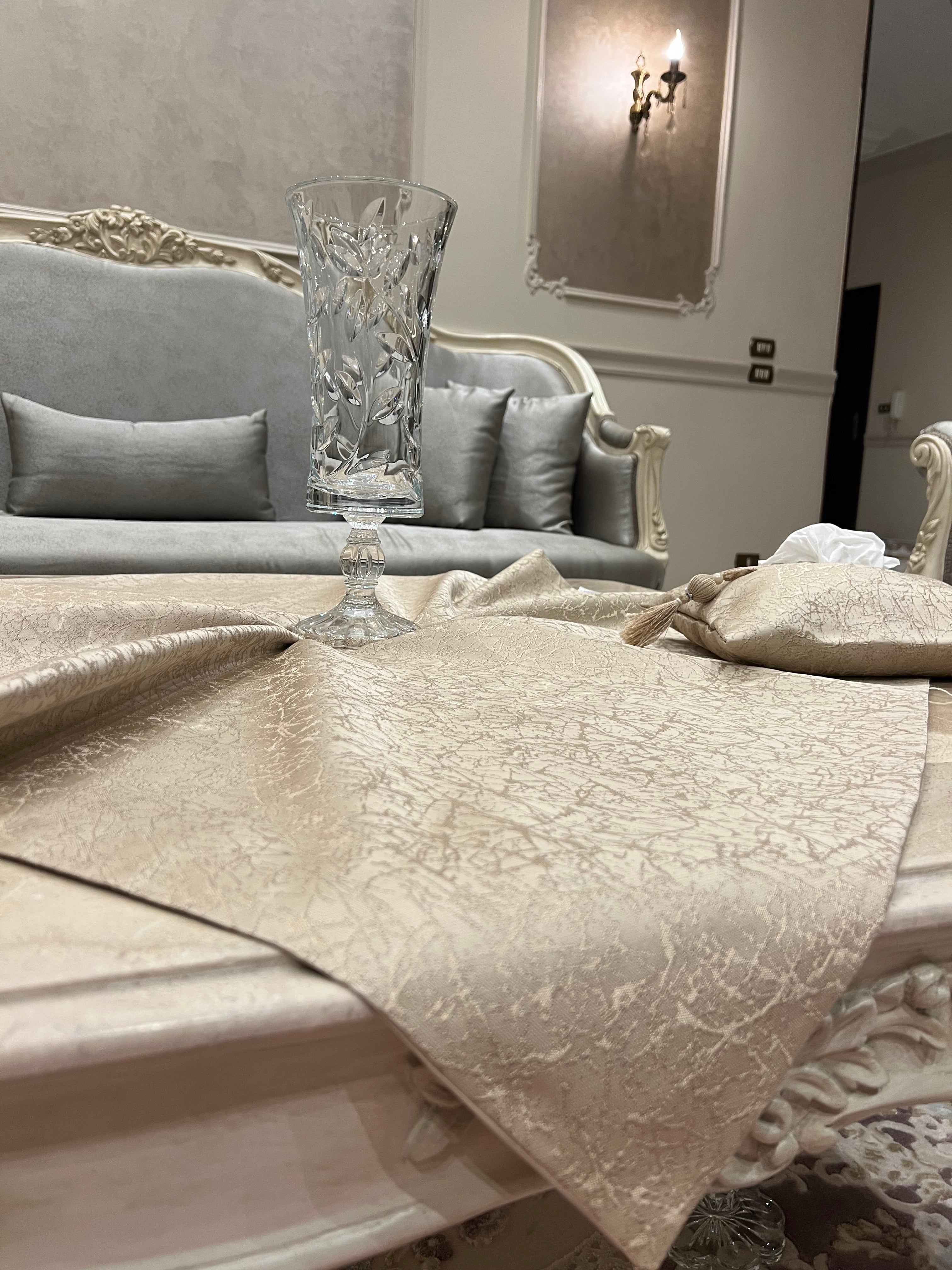 Cafe*gold square table cloth