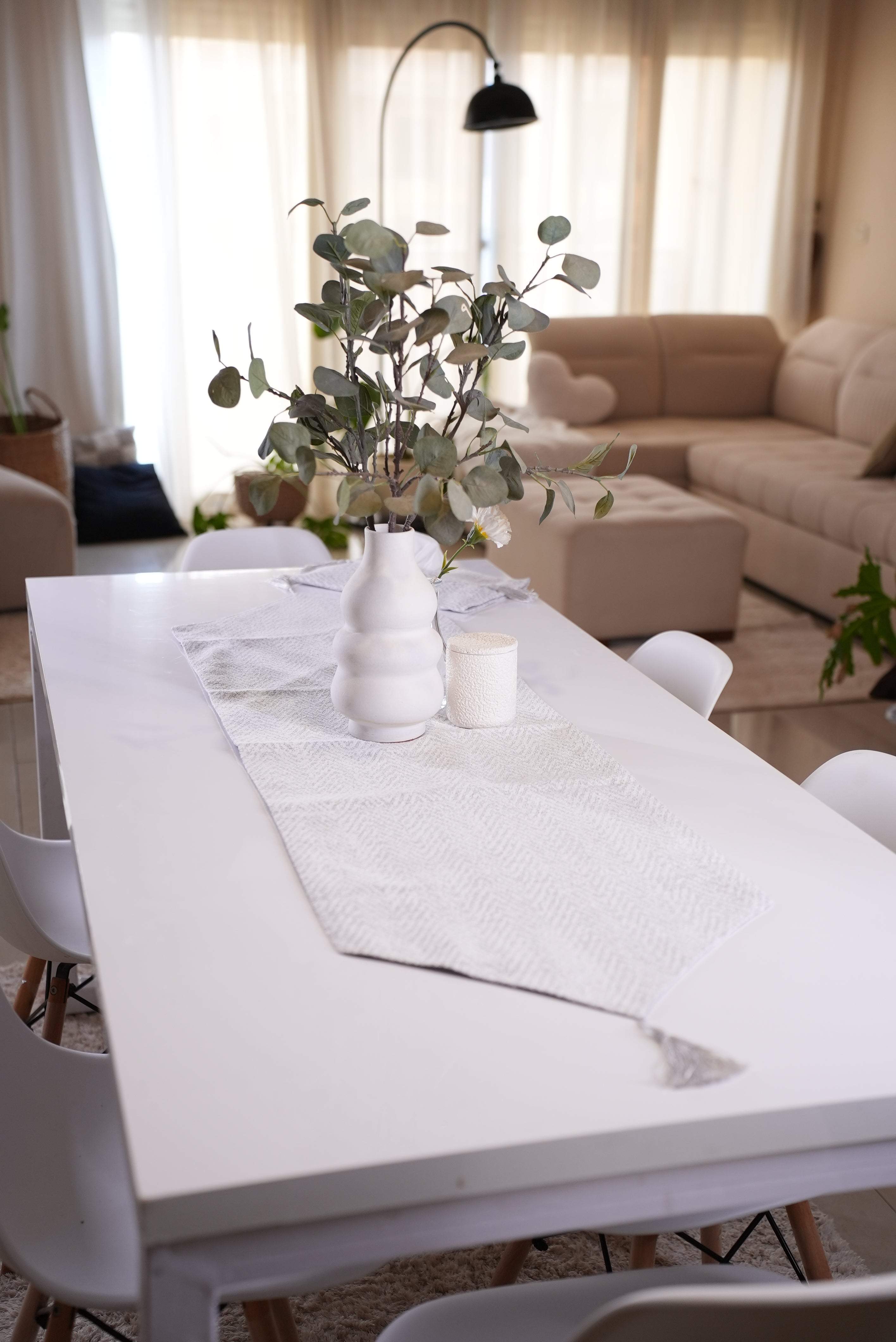 Grey*white modern table runner
