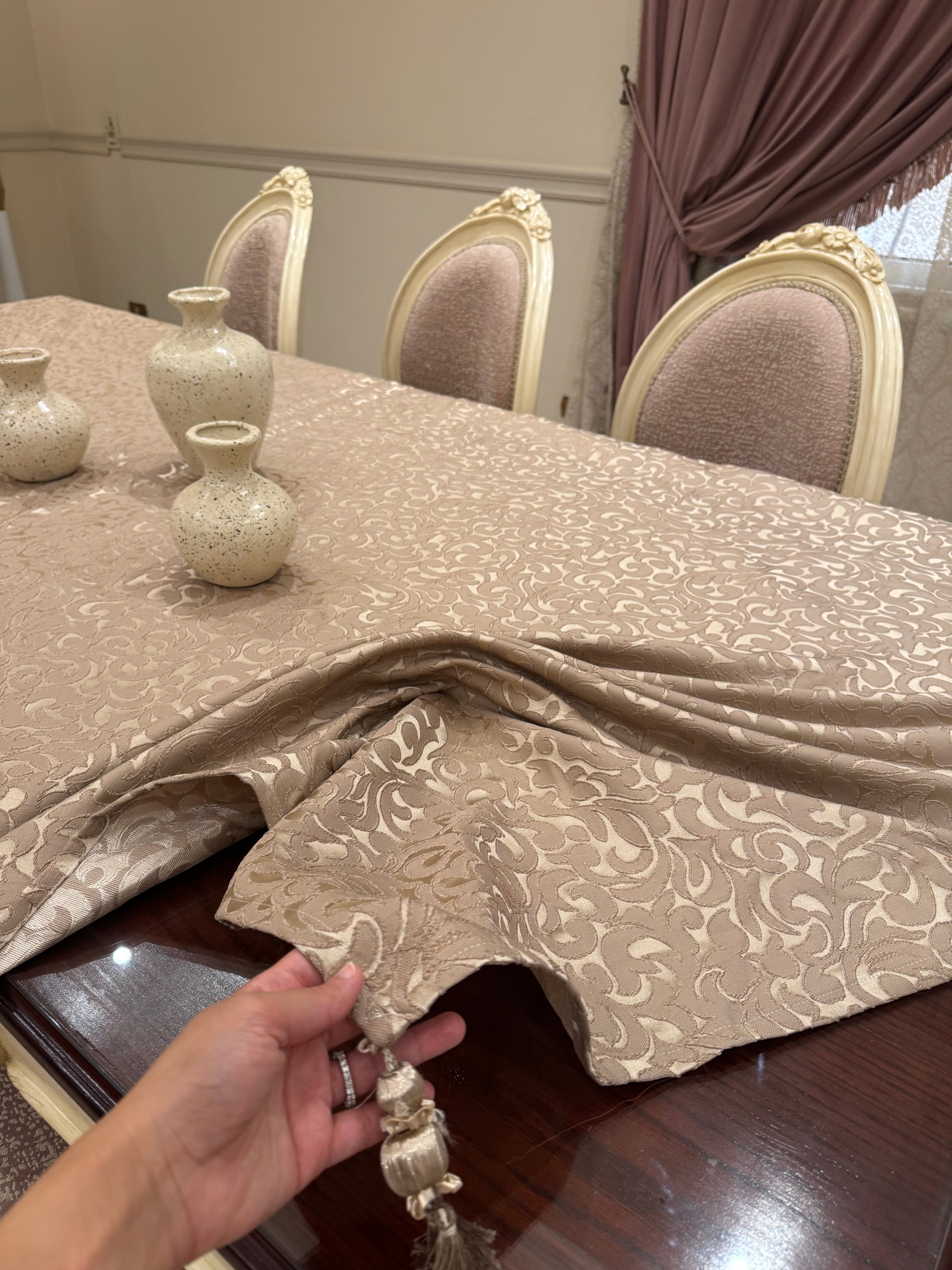 Royal rose gold table runner with tassels