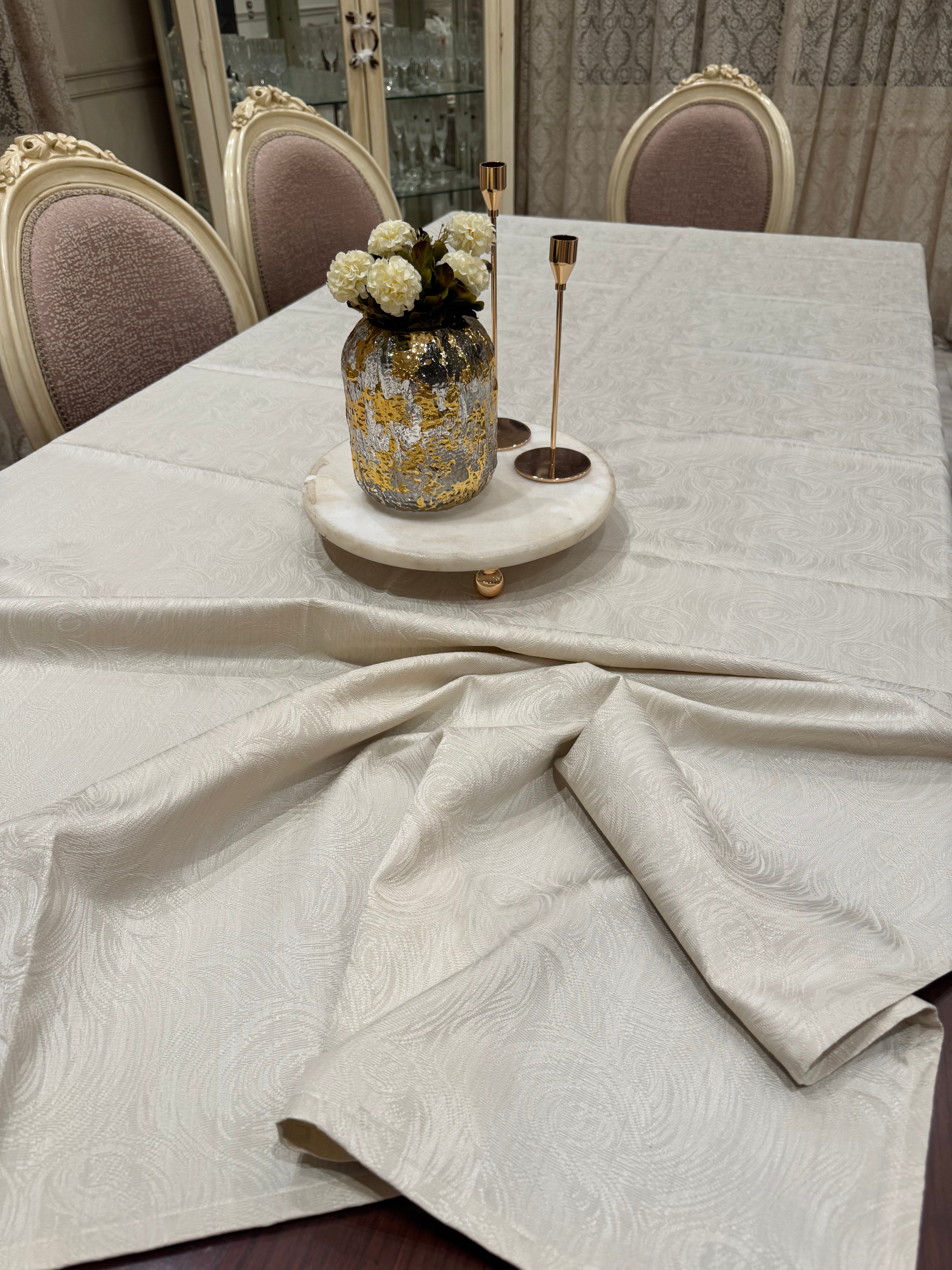 Vanilla pear table cloth