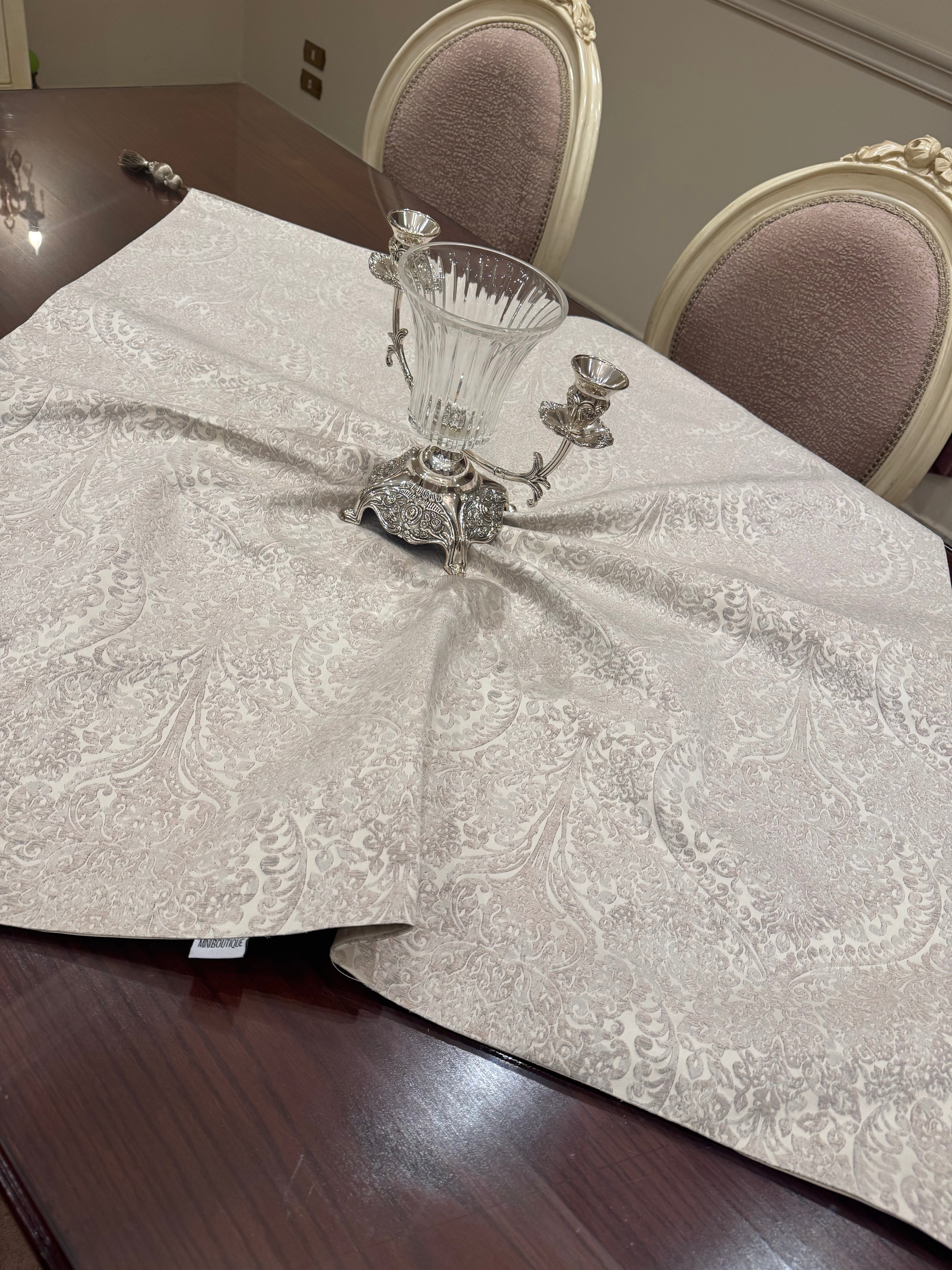 Vintage grace square table cloth