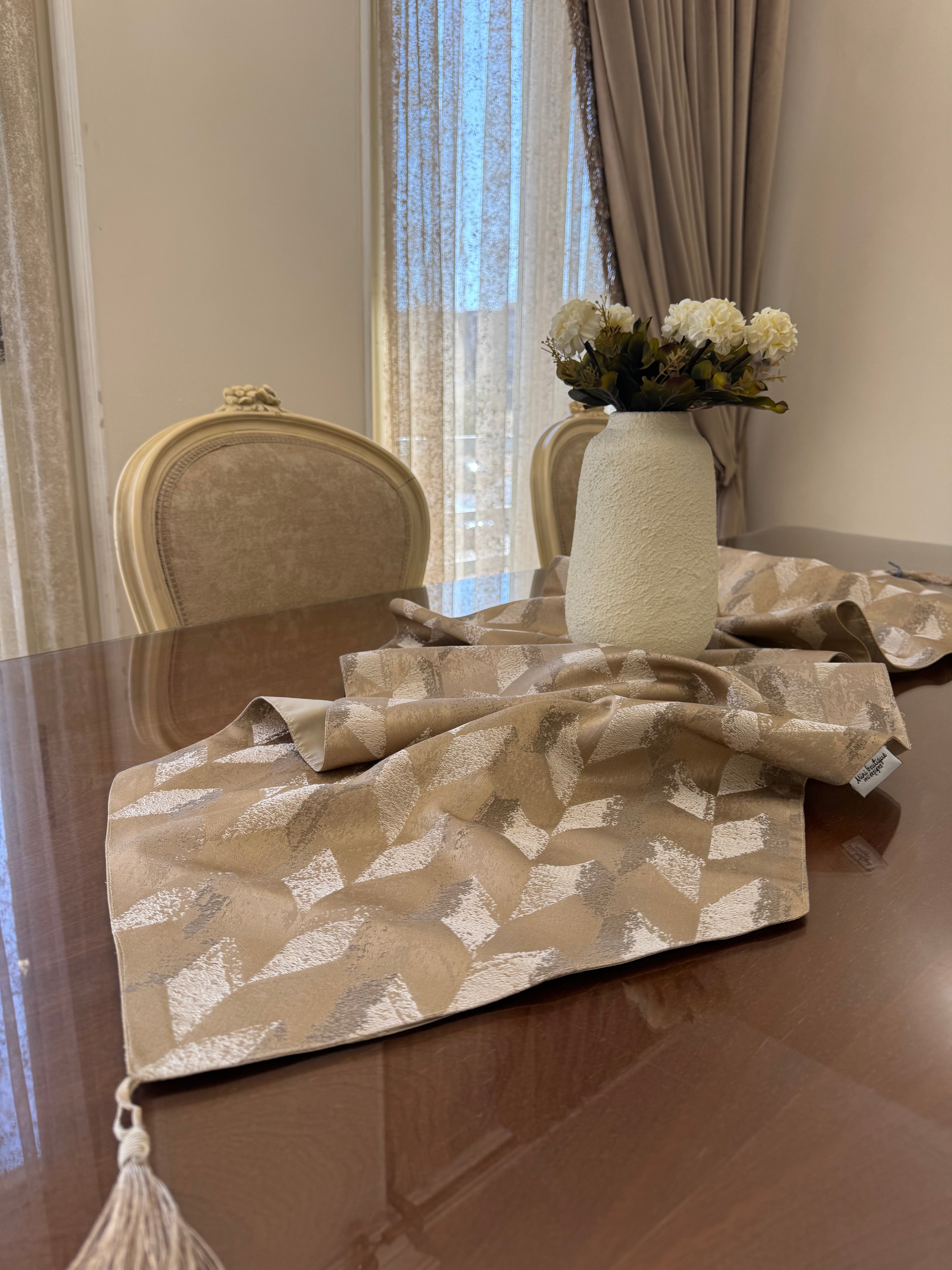 Oxede table runner