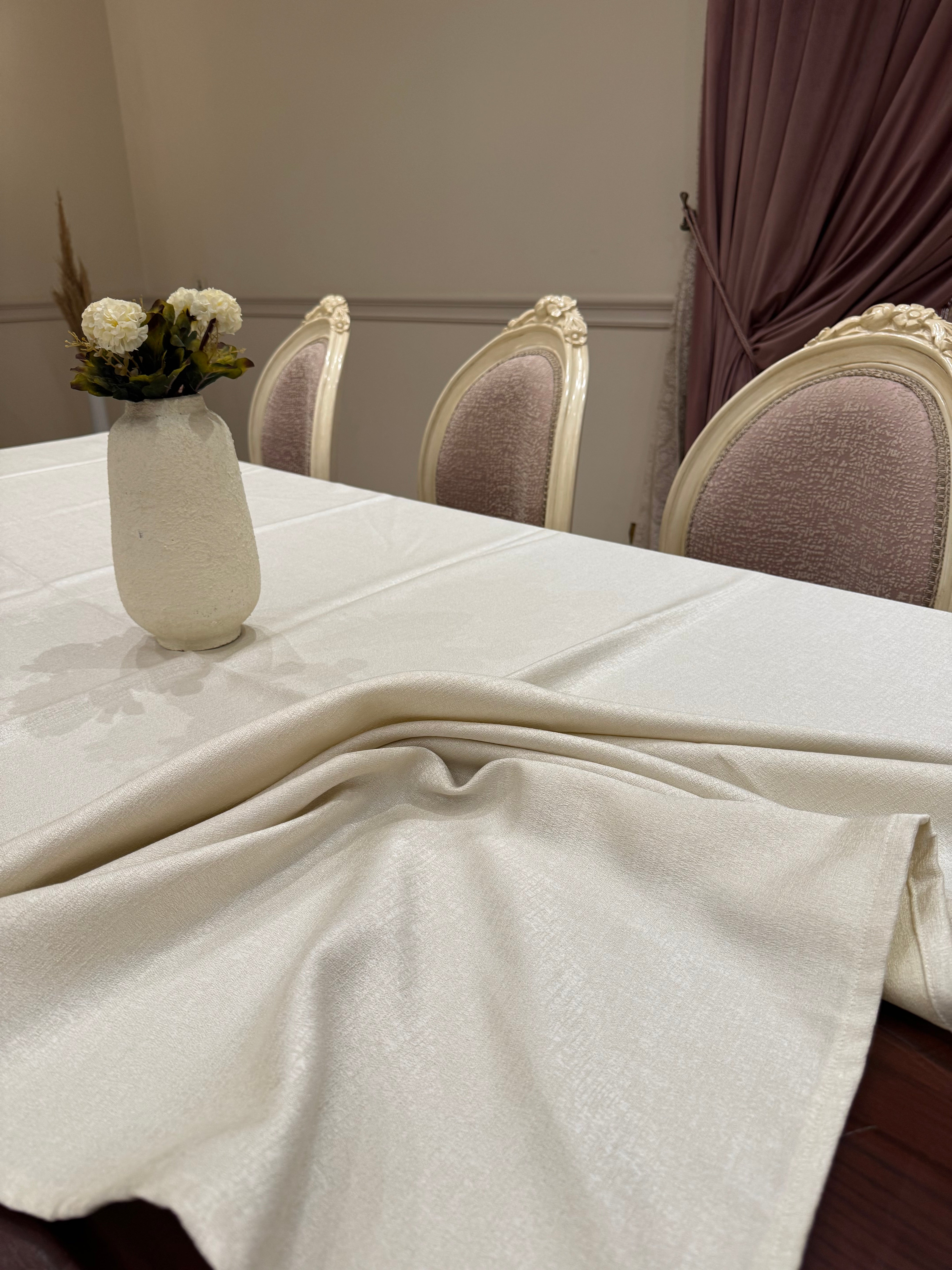 Plain offwhite table cloth